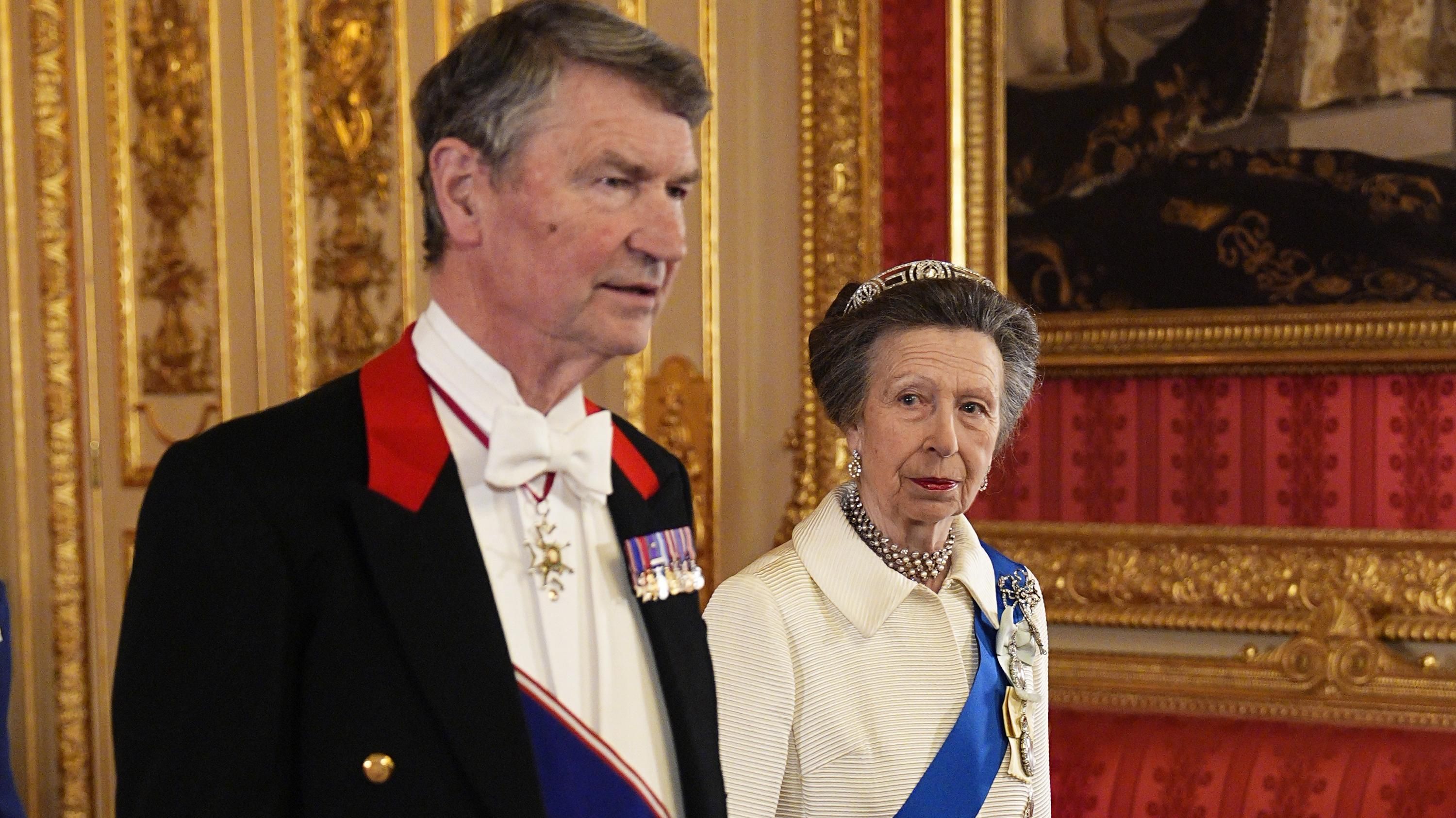 Сер Тімоті Лоуренс та принцеса Анна