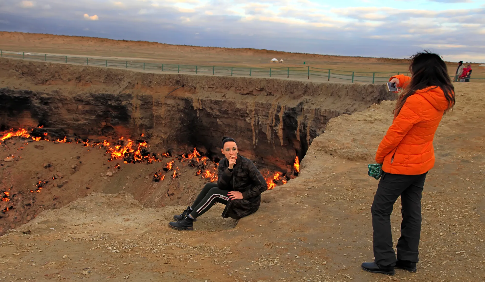 Газовий кратер Дарваза