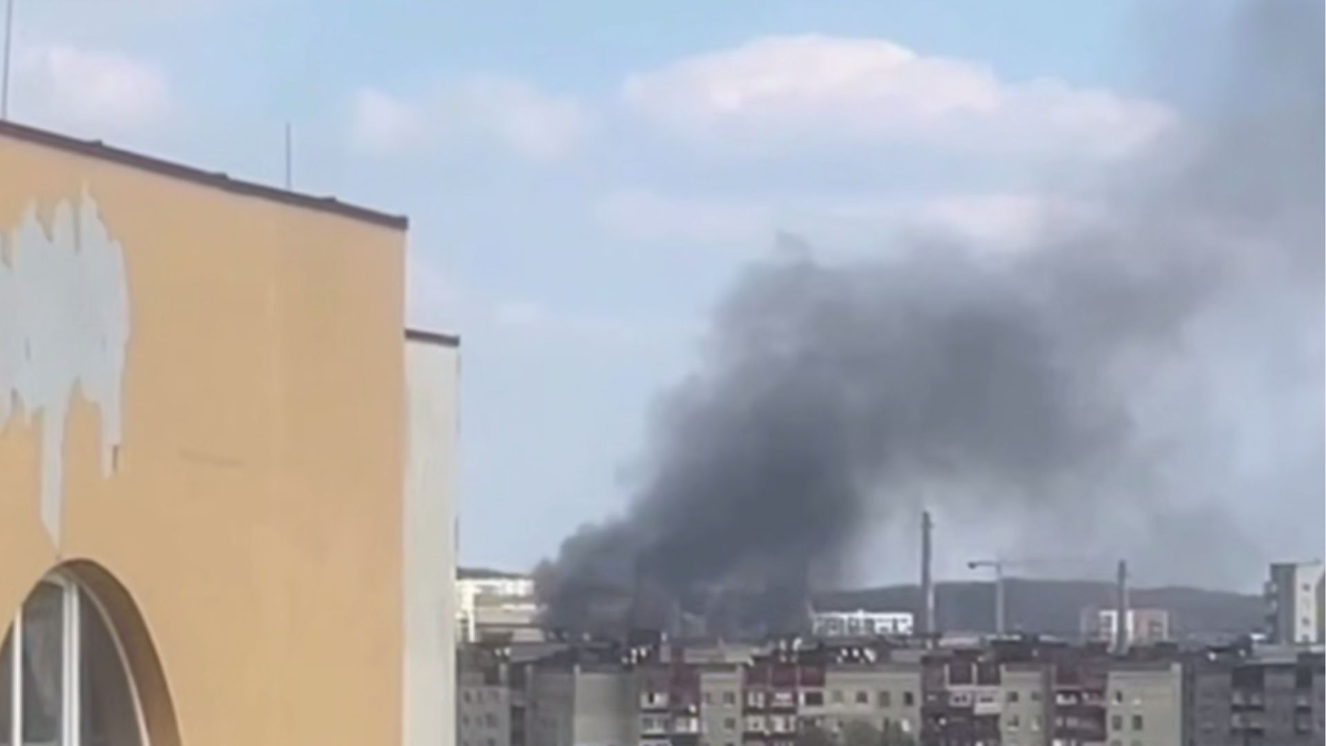 У Львові горіли дві будівлі: у ДСНС розповіли деталі