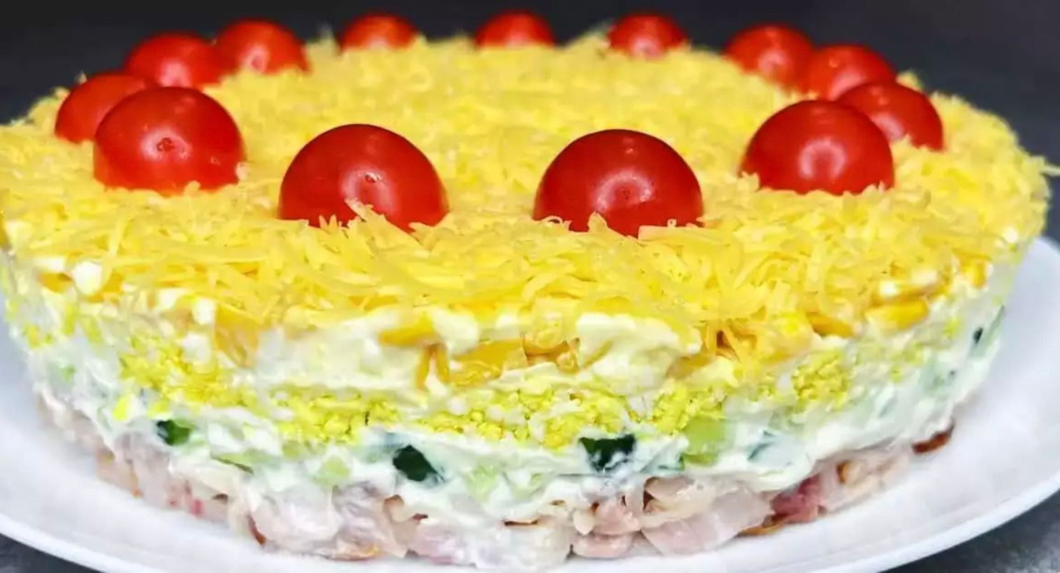 Цей салат подарує казковий настрій