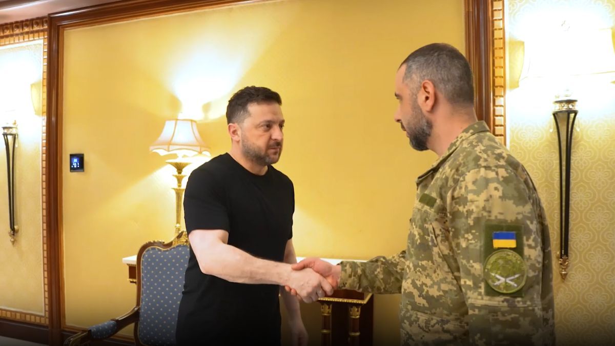 Зеленский встретился с украинскими военными экспертами в Саудовской Аравии - 24 Канал Зеленский встретился с украинскими военными экспертами в Саудовской Аравии - 24 Канал