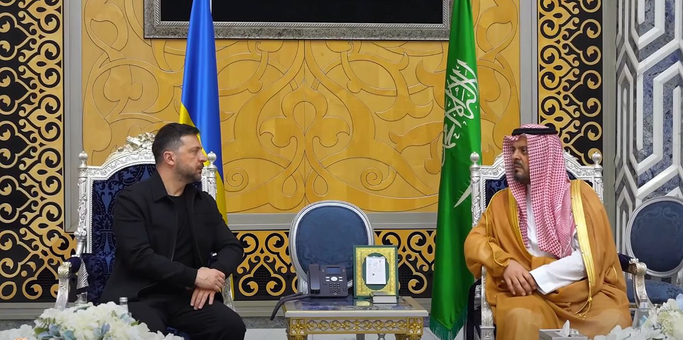 Володимир Зеленський з візитом у Саудівській Аравії Володимир Зеленський з візитом у Саудівській Аравії
