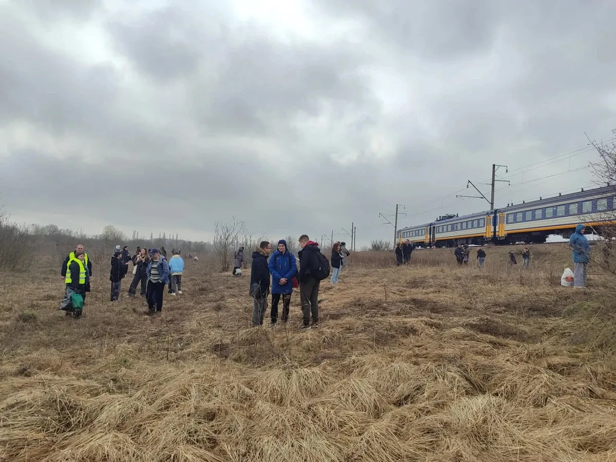 Евакуація з електрички в Чернігівській області 29 березня Евакуація з електрички в Чернігівській області 29 березня