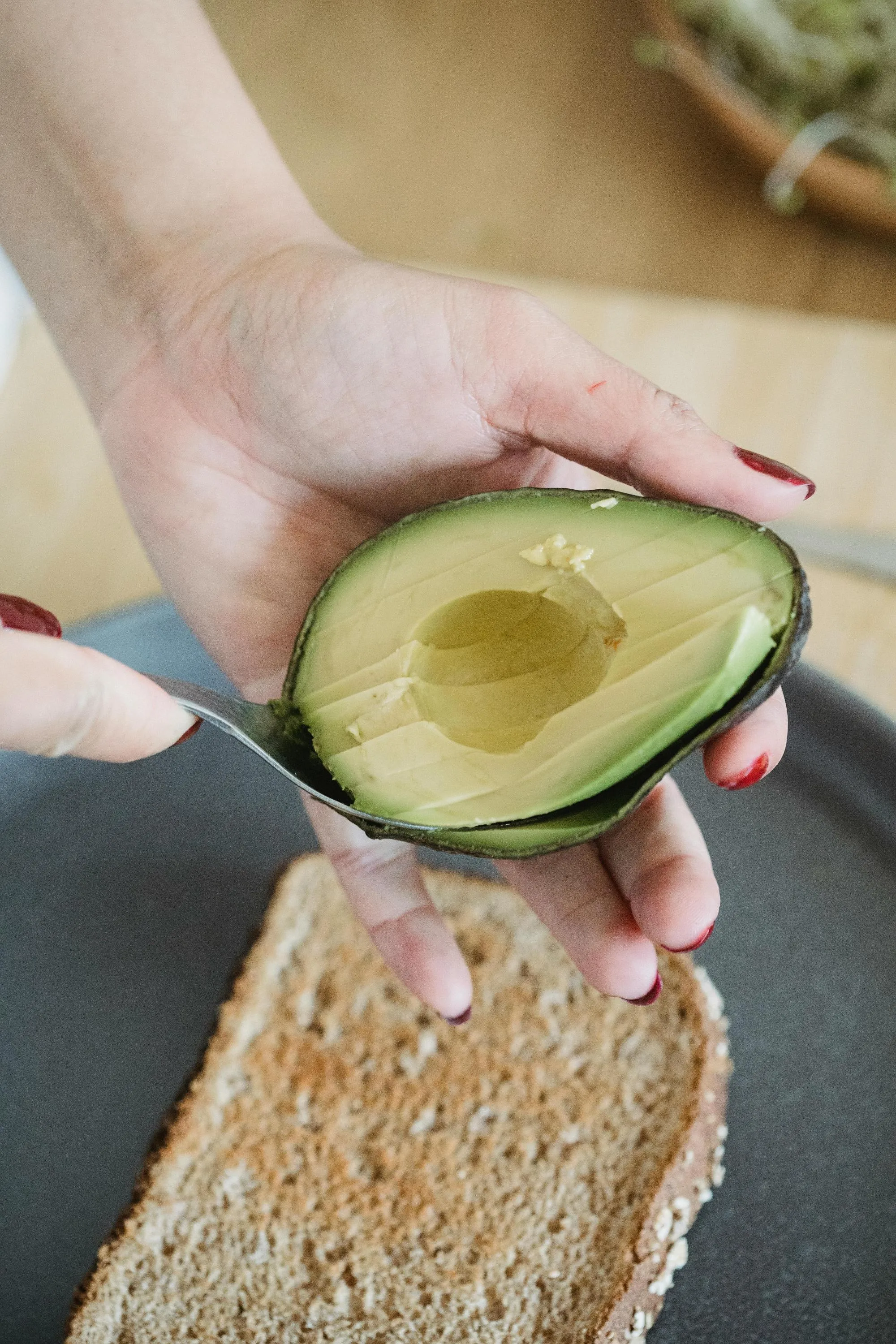 Зріле авокадо легко нарізається / Фото Pexels