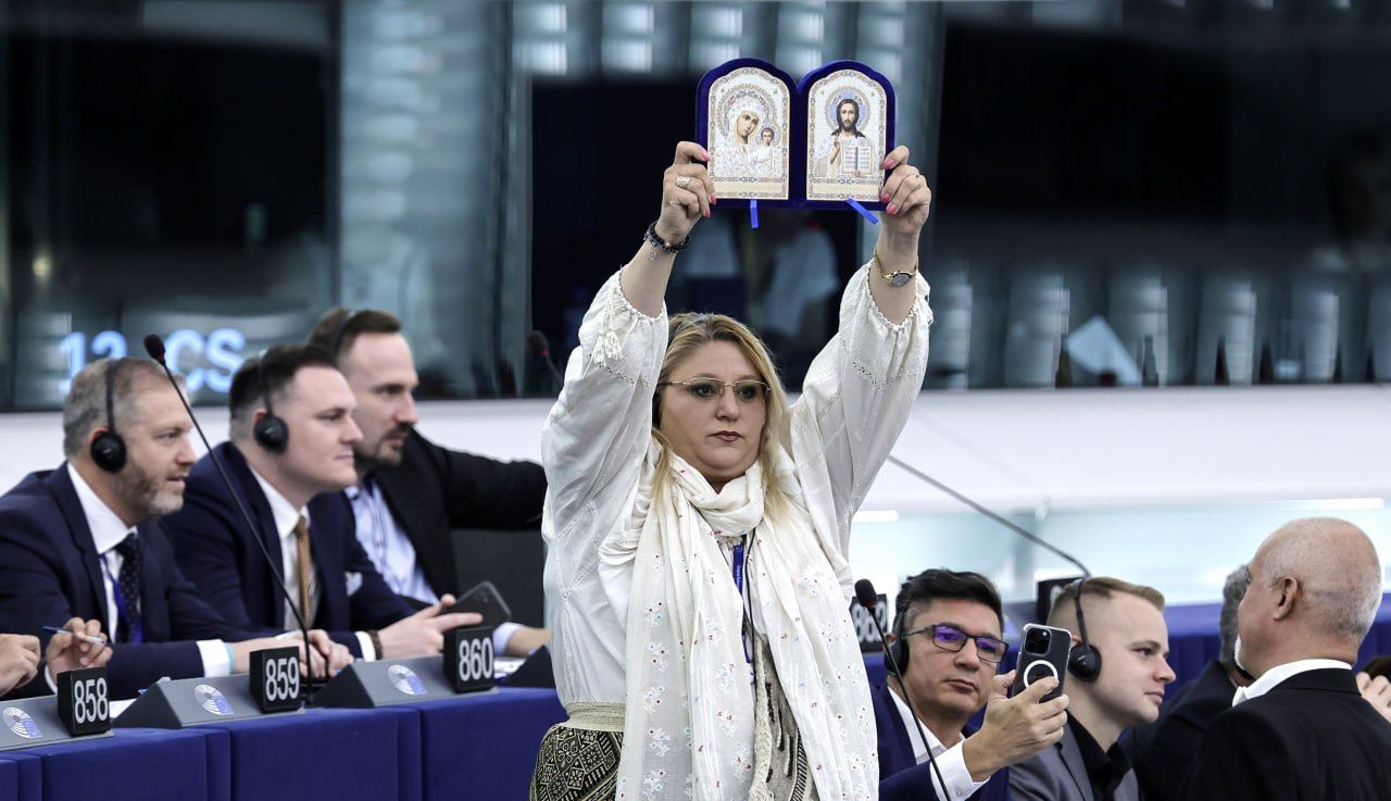 Румунська євродепутатка викликана на психіатричну експертизу через пропаганду екстремізму - Геополітика Румунська євродепутатка викликана на психіатричну експертизу через пропаганду екстремізму - Геополітика