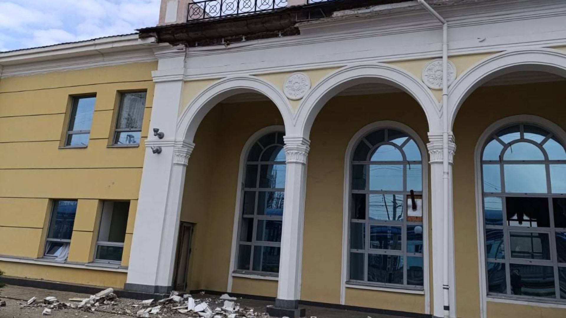 Враг атаковал железную дорогу Славянска