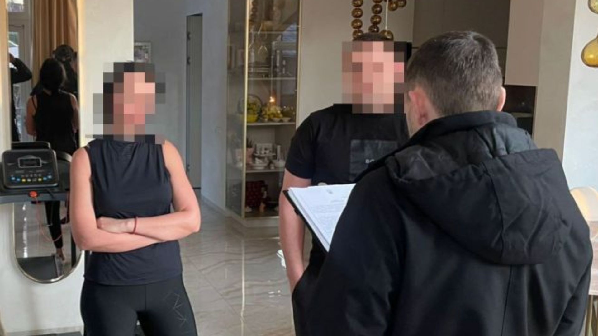 Подозреваемым вручили подозрения