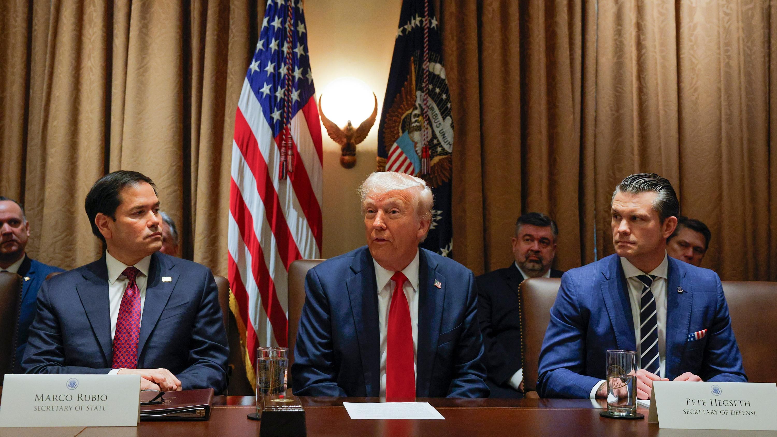 Администрация Дональда Трампа заявляет об идее выхода из НАТО Администрация Дональда Трампа заявляет об идее выхода из НАТО