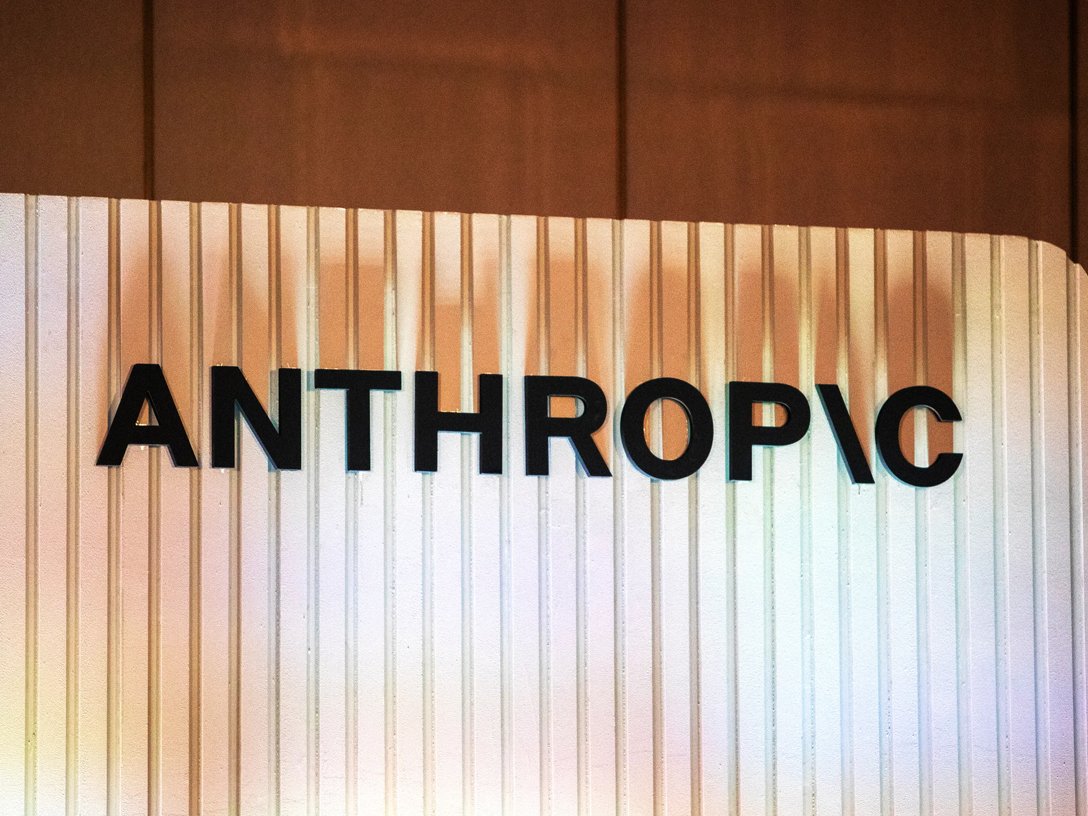 Витік у Anthropic: оприлюднено сотні тисяч рядків коду Claude Code Витік у Anthropic: оприлюднено сотні тисяч рядків коду Claude Code