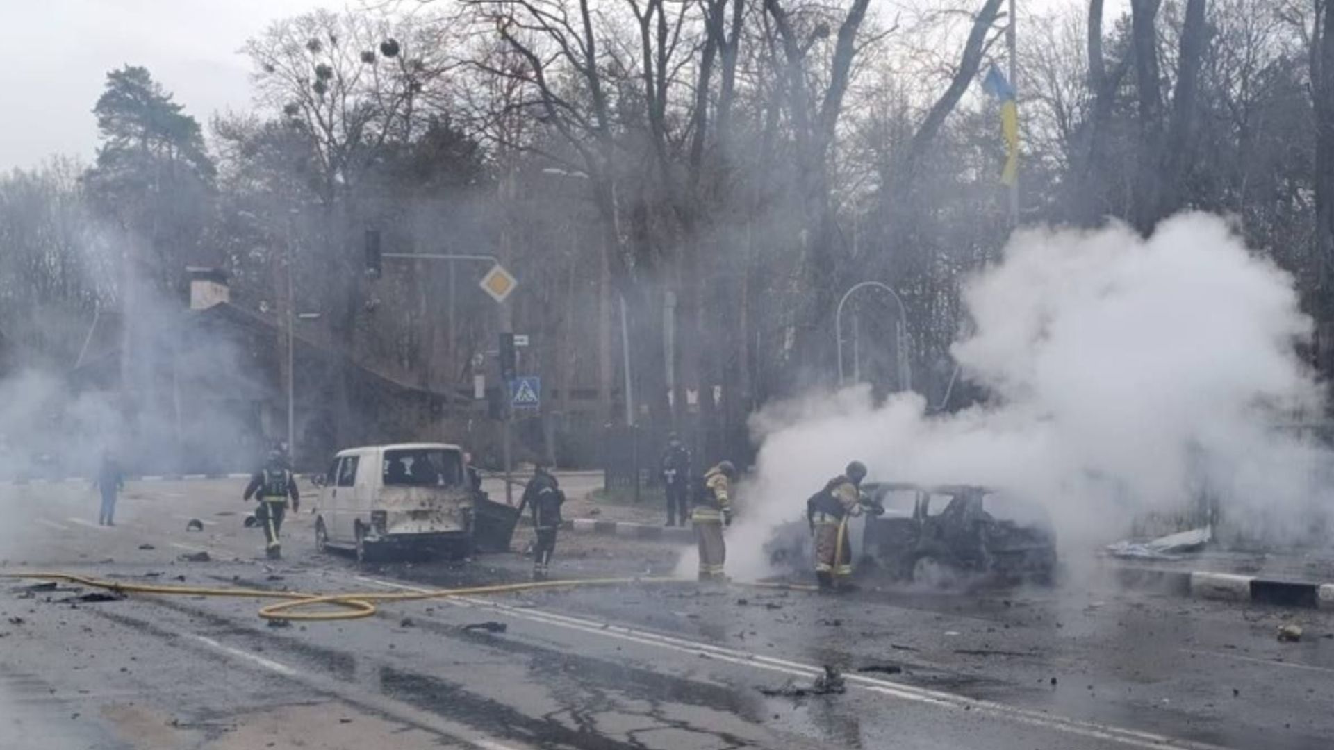 У Харкові впали уламки "Шахеда": спалахнули автомобілі, двоє постраждалих – у важкому стані - Харків У Харкові впали уламки "Шахеда": спалахнули автомобілі, двоє постраждалих – у важкому стані - Харків