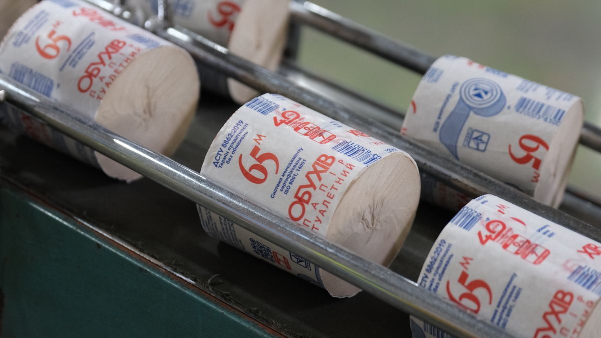 Паперовий комбінат в Обухові зупинив роботу через атаку Росії Паперовий комбінат в Обухові зупинив роботу через атаку Росії