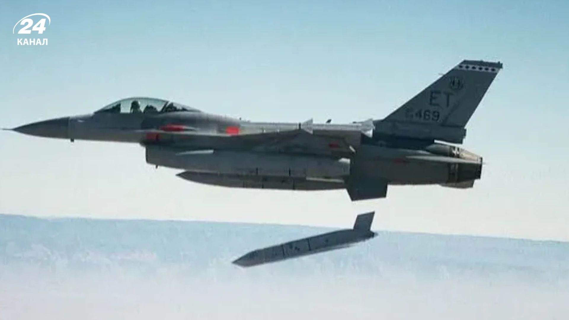 F-16 ВВС США испытывает JASSM во время учений