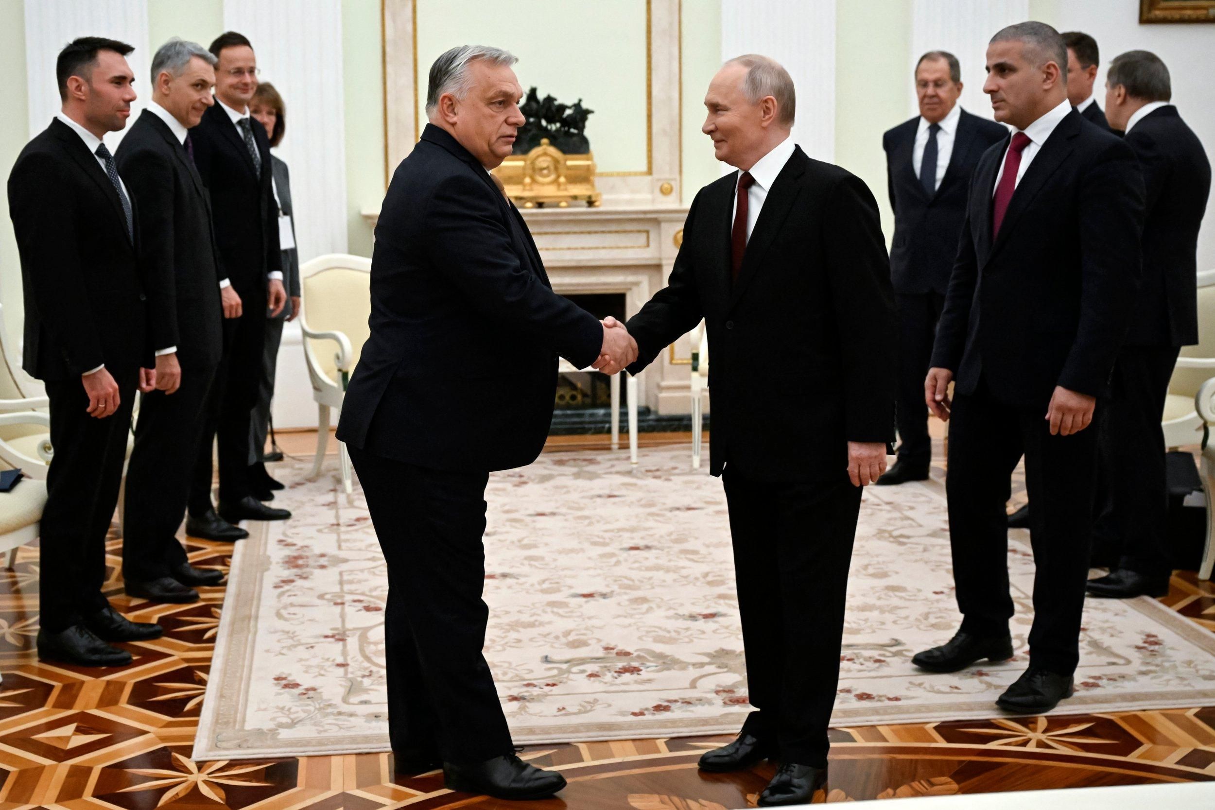 Орбан заявив, що готовий бути "мишею" біля Путіна "лева" Орбан заявив, що готовий бути "мишею" біля Путіна "лева"