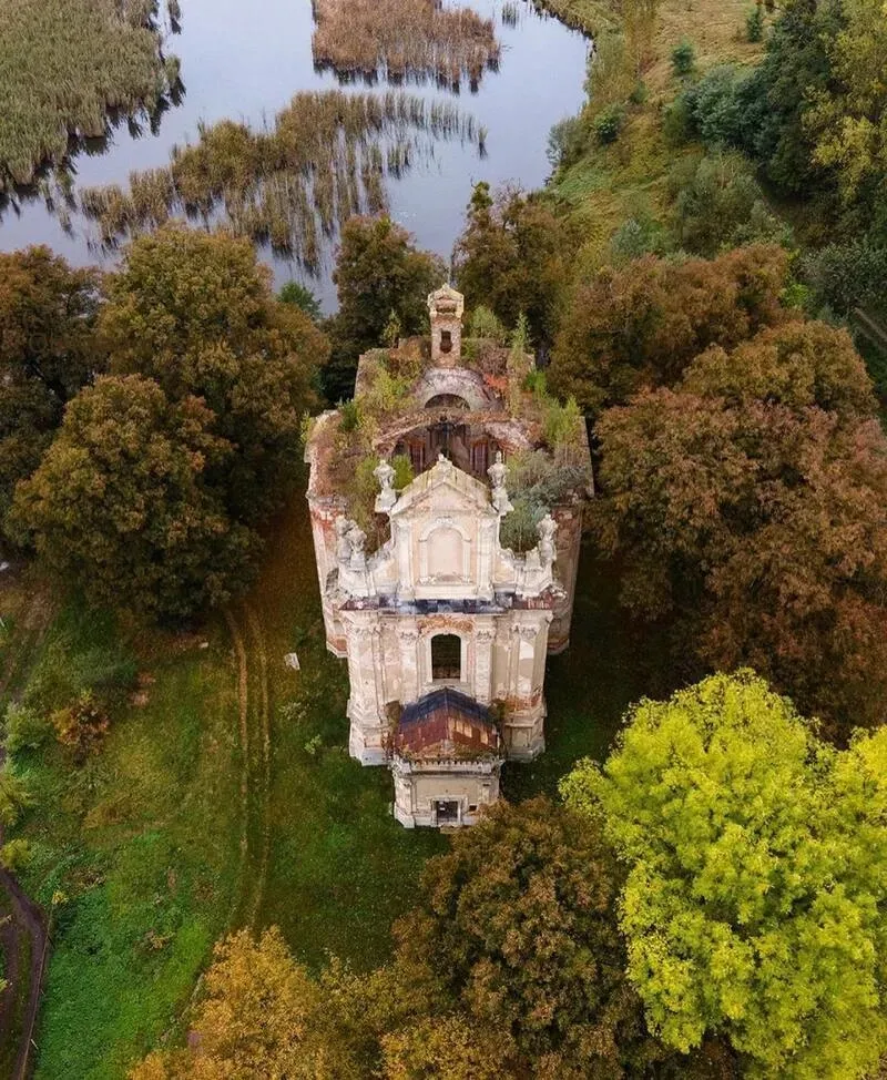 Костел Всіх Святих у Годовиці / фото INSIDE-UA