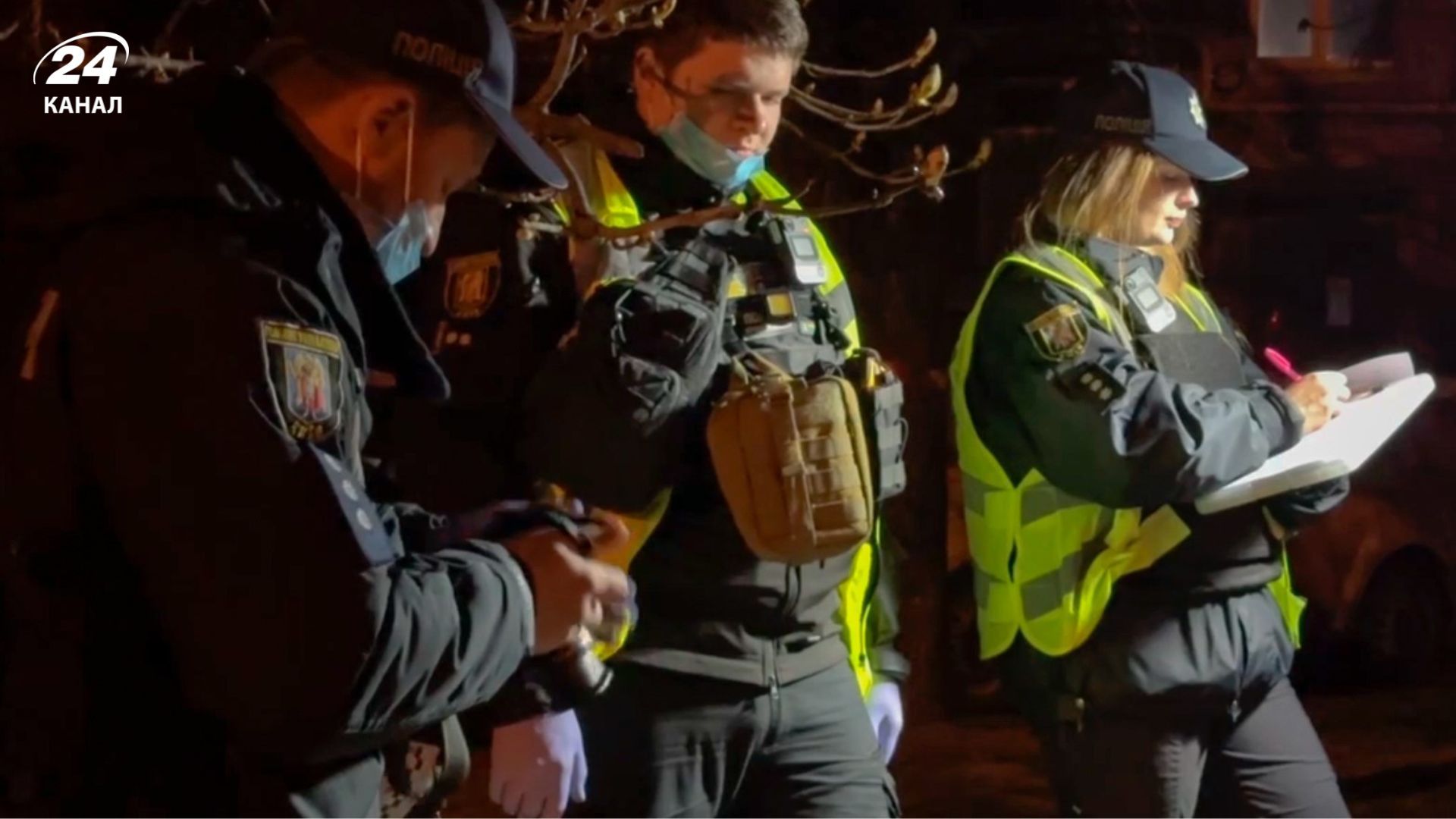 В Киеве мужчина зарезал прохожего на детской площадке В Киеве мужчина зарезал прохожего на детской площадке