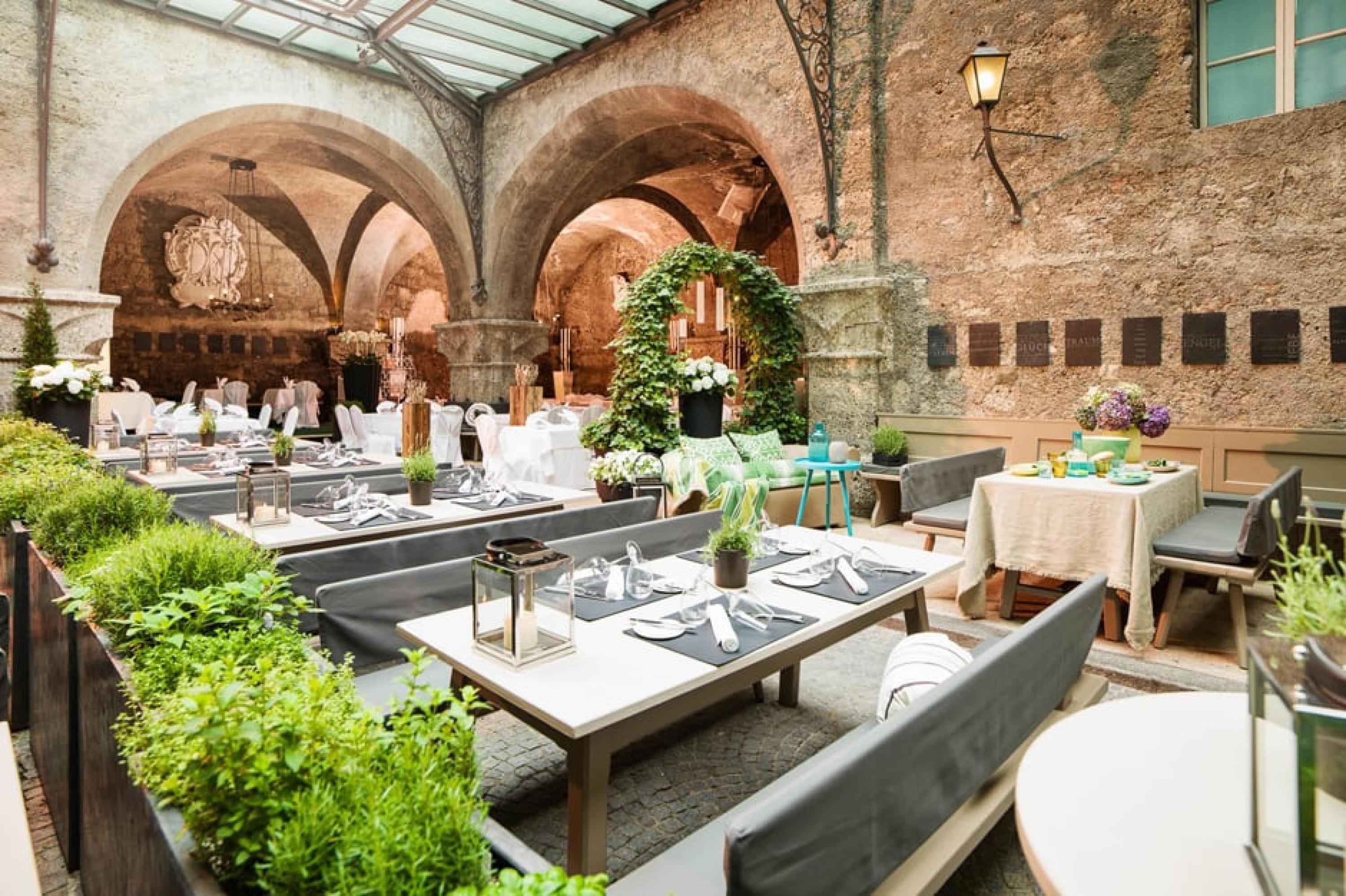 Ему уже более 1200 лет: какой самый старый бизнес в Европе до сих пор работает - Бизнес Ему уже более 1200 лет: какой самый старый бизнес в Европе до сих пор работает - Бизнес