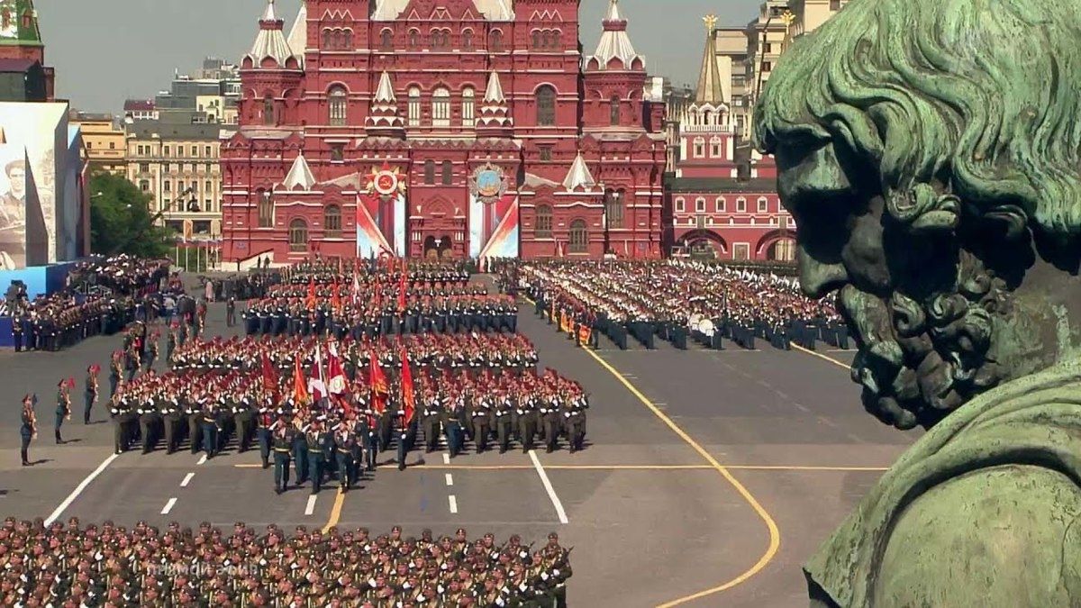Парад в Москве Парад в Москве