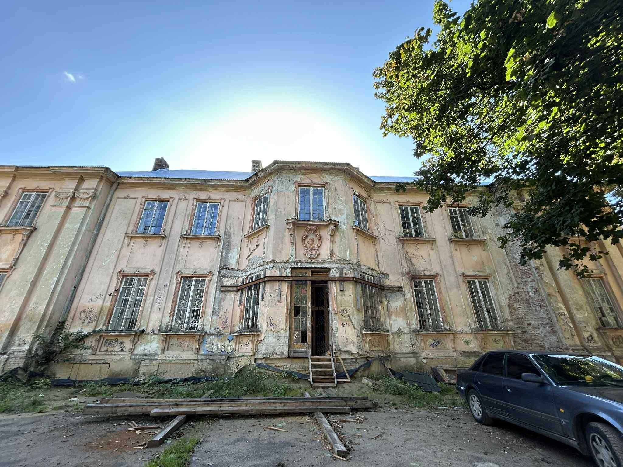 Як виглядав палац станом на 2025 рік / фото Urbis Air