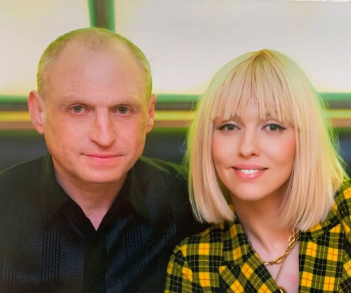 Оля Полякова зі своїм чоловіком 
