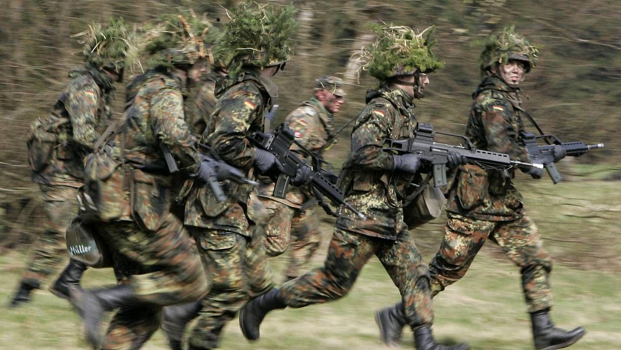 У Німеччині тимчасово скасували обмеження на виїзд чоловіків за кордон У Німеччині тимчасово скасували обмеження на виїзд чоловіків за кордон