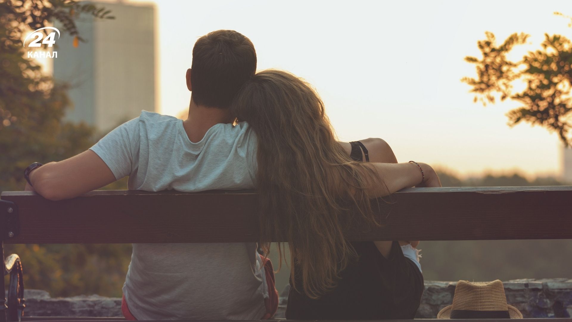 5 книжок про кохання, якщо хочеться історії, від яких неможливо відірватися