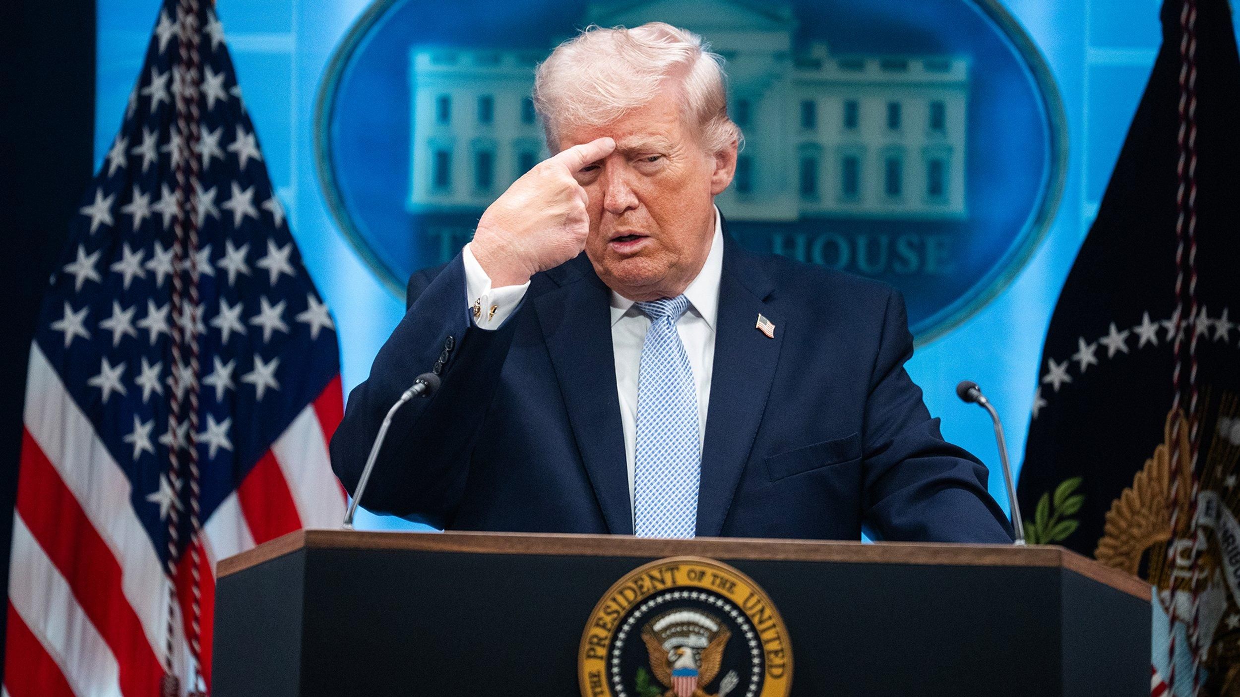 Американские врачи бьют тревогу из-за диагноза Трампа Американские врачи бьют тревогу из-за диагноза Трампа