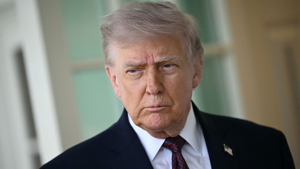 Политолог прокомментировал конфликт Трампа и Папы Римского Политолог прокомментировал конфликт Трампа и Папы Римского