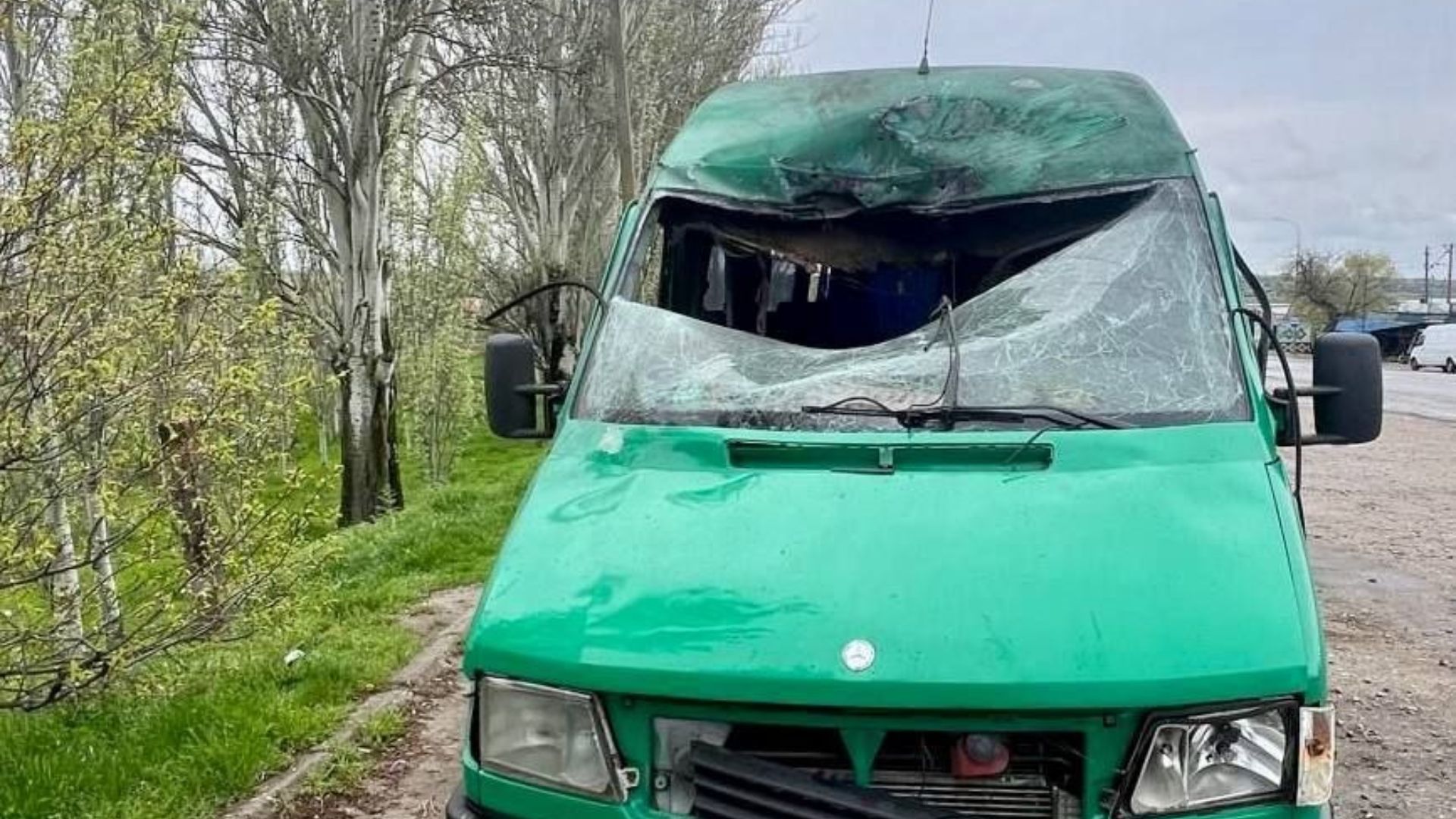 Росіяни вдарили по рейсовому автобусу на Нікопольщині: серед постраждалих – дитина - Дніпро Росіяни вдарили по рейсовому автобусу на Нікопольщині: серед постраждалих – дитина - Дніпро