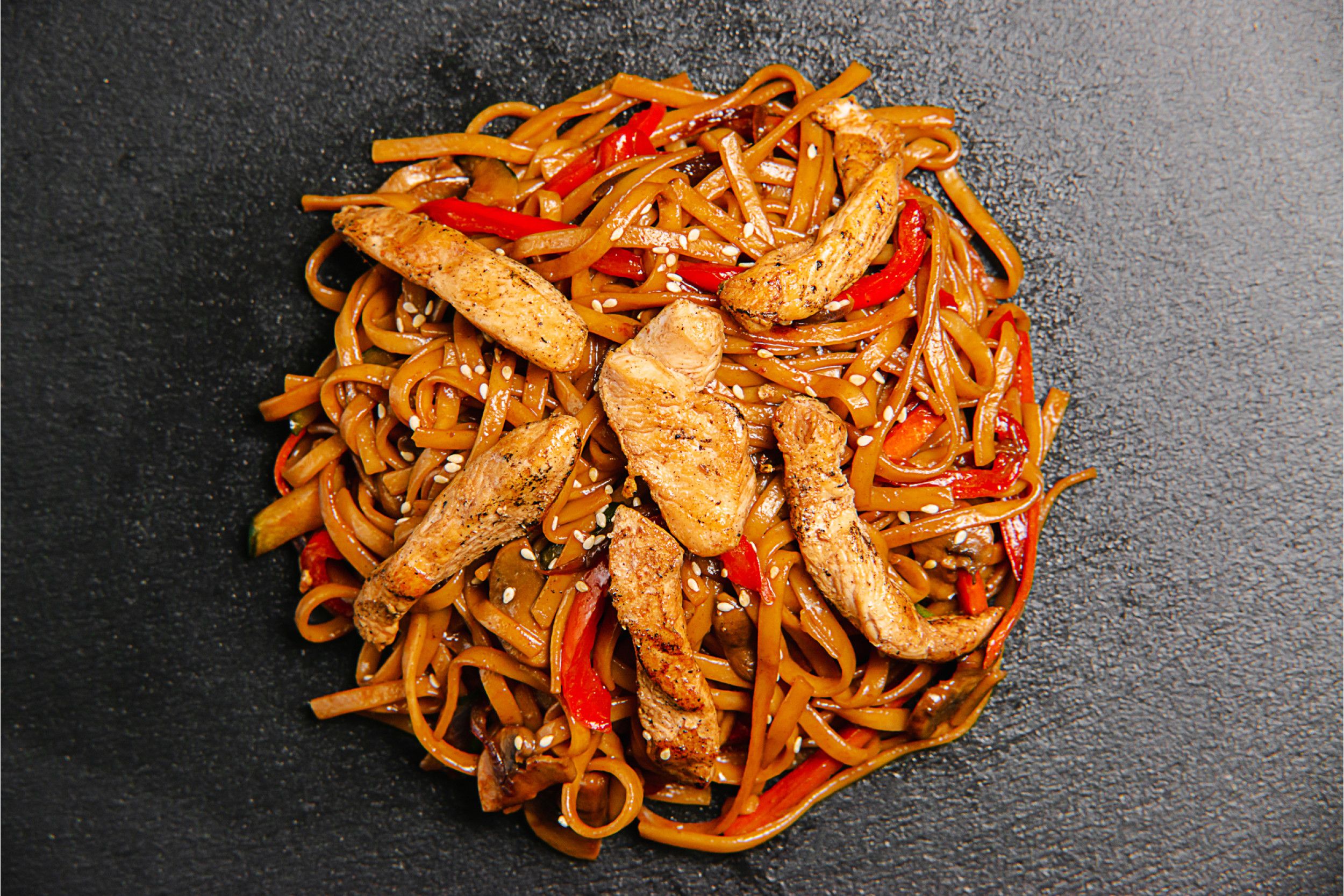 Как будто только что привезенный из Азии  как приготовить аппетитный удон с курицей