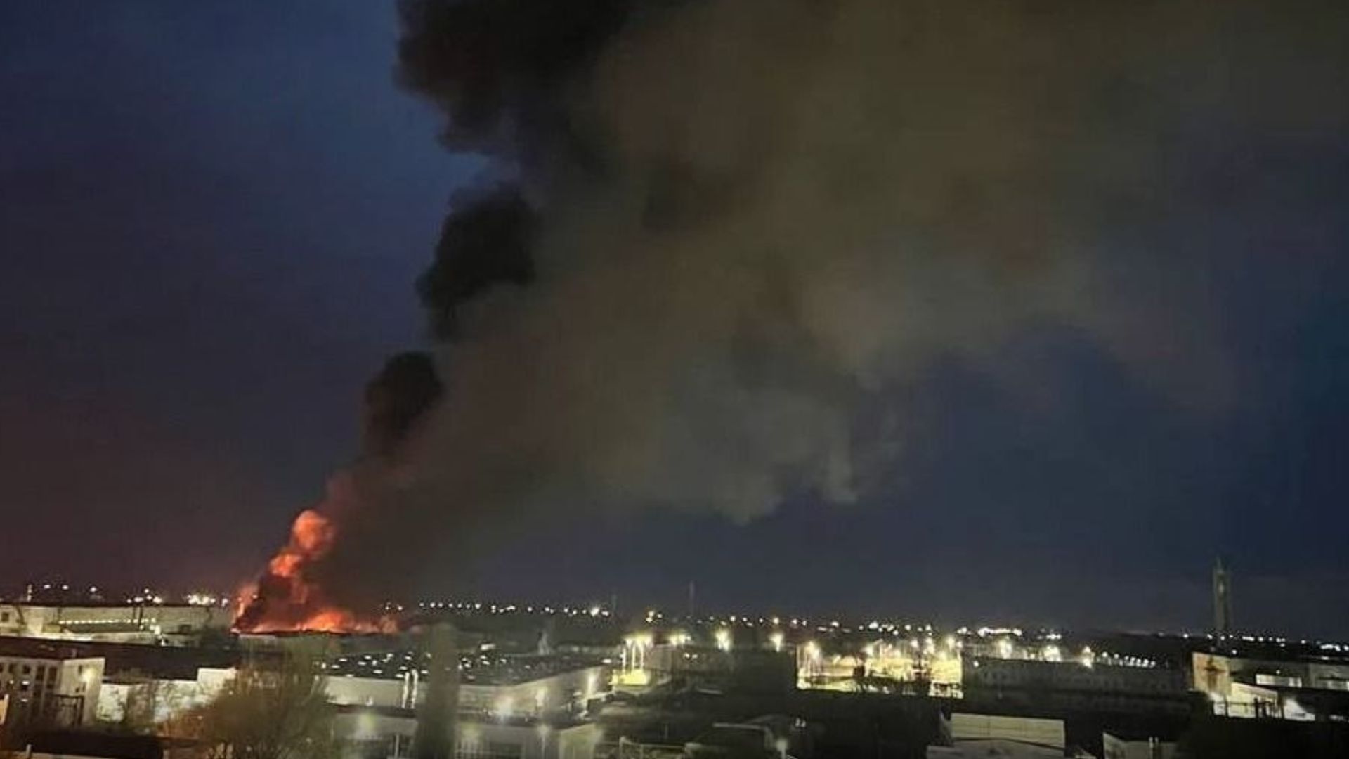 У Росії палає підприємство, яке виготовлює дрони У Росії палає підприємство, яке виготовлює дрони