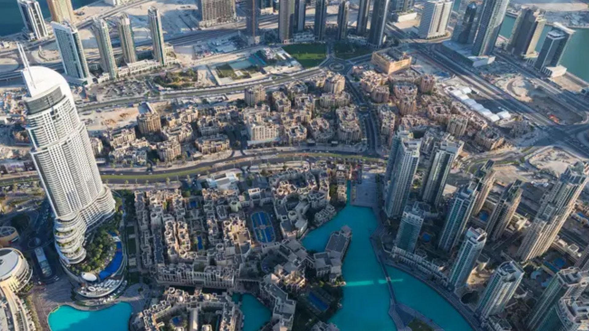 Дубай поступово оговтується після обстрілів з боку Ірану Дубай поступово оговтується після обстрілів з боку Ірану