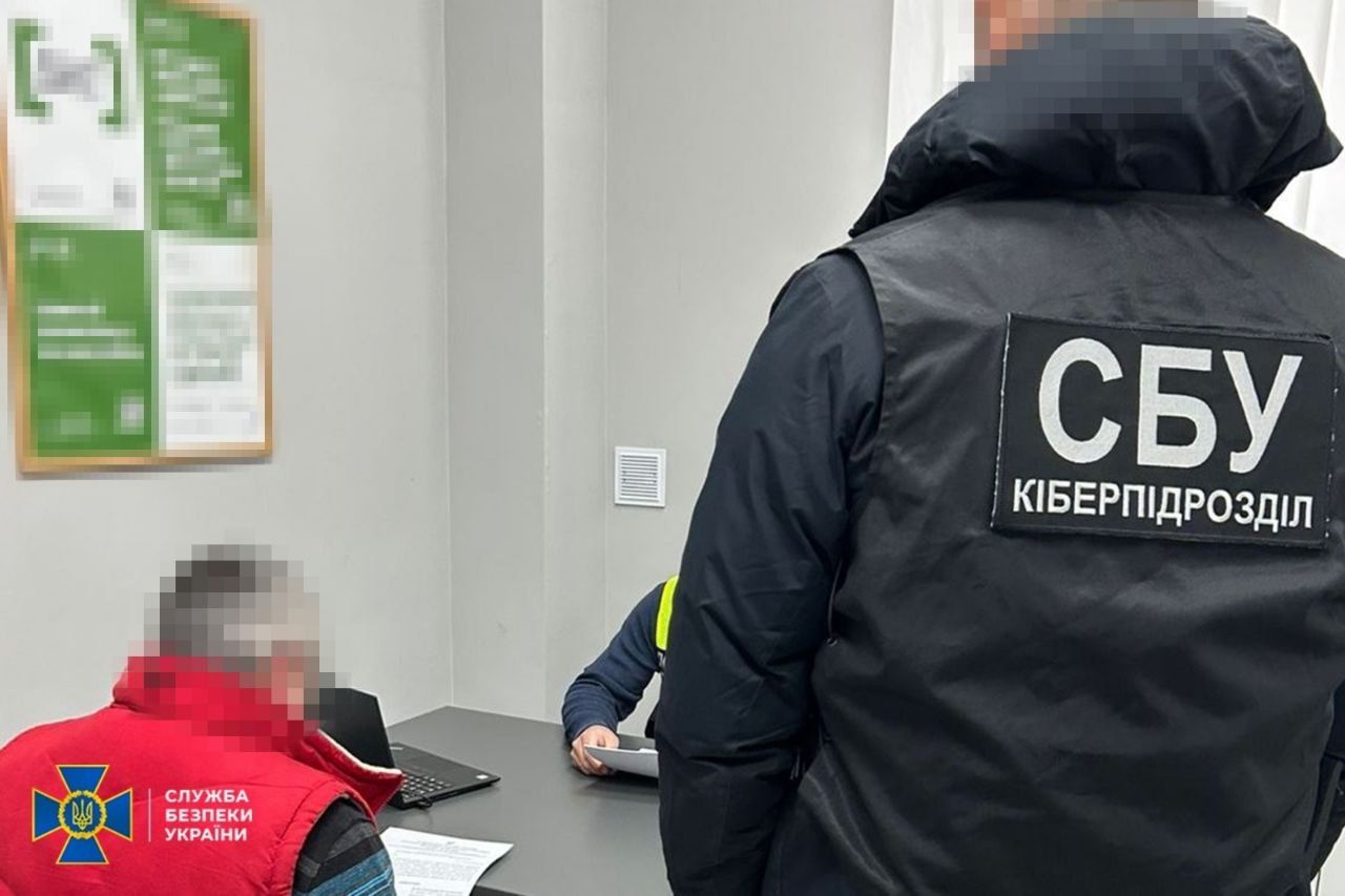 СБУ ліквідували ботоферму на 20 000 акаунтів