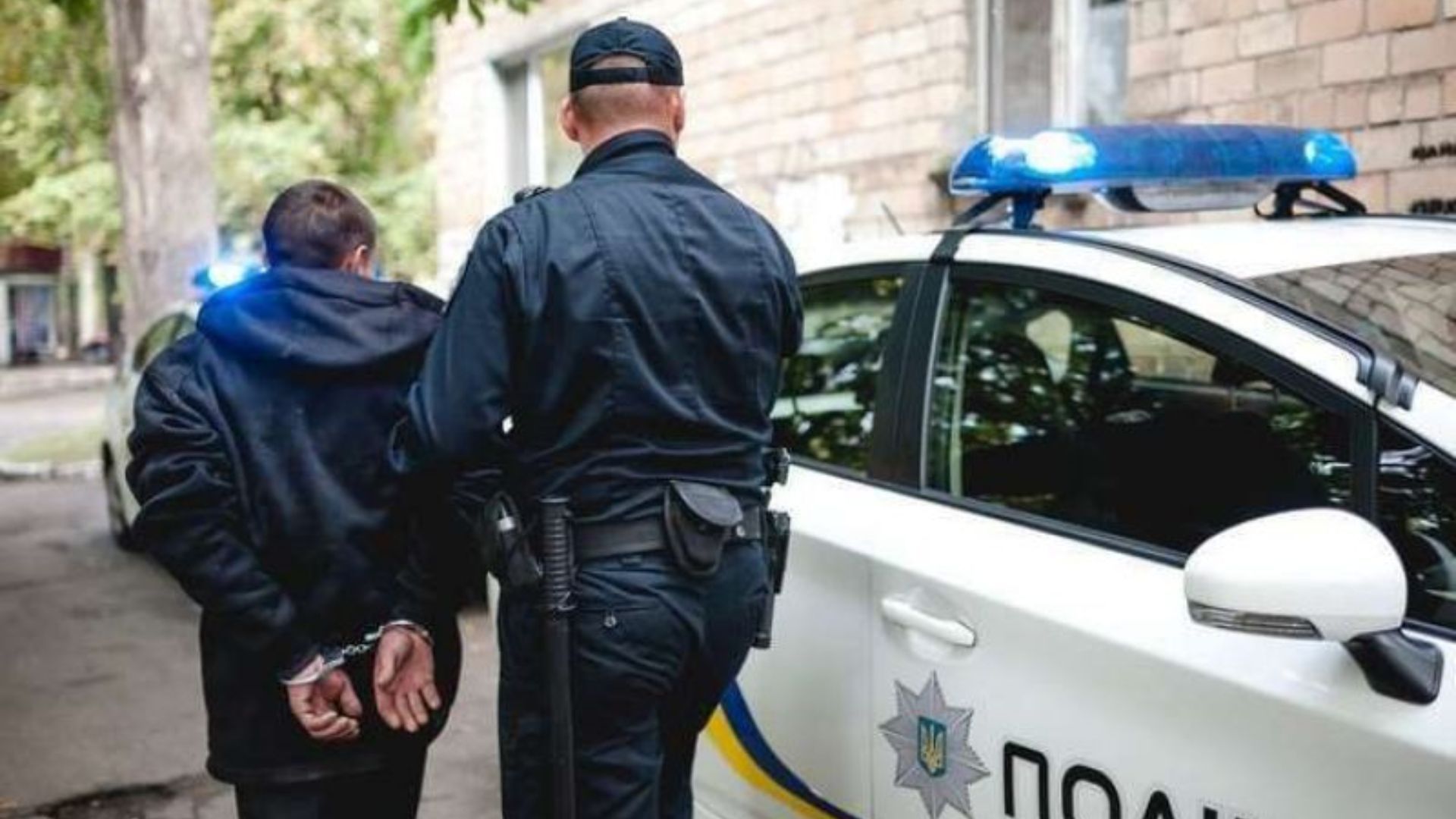 Правоохранители задержали вооруженного мужчину в Одессе Правоохранители задержали вооруженного мужчину в Одессе