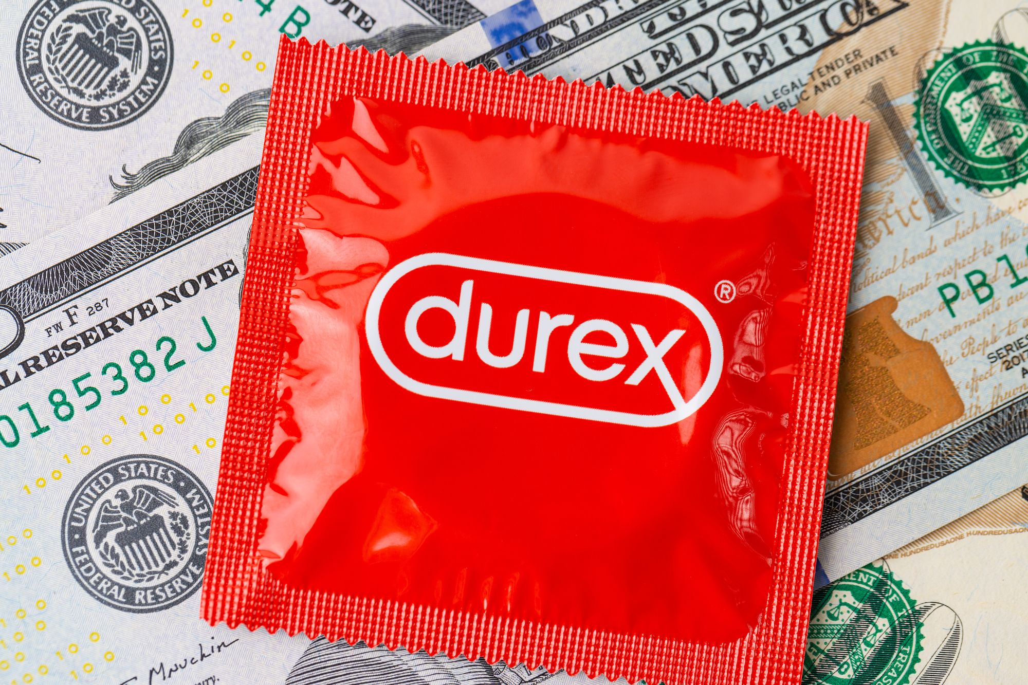 Презервативы могут подорожать из-за войны в Иране