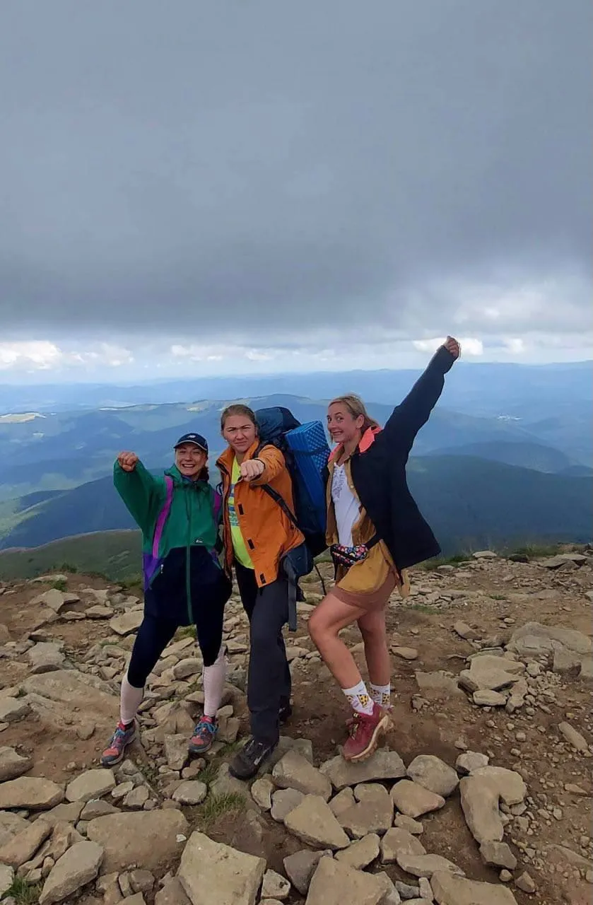 Дівчата познайомились під час походу у Карпати / фото olena.zviahintseva