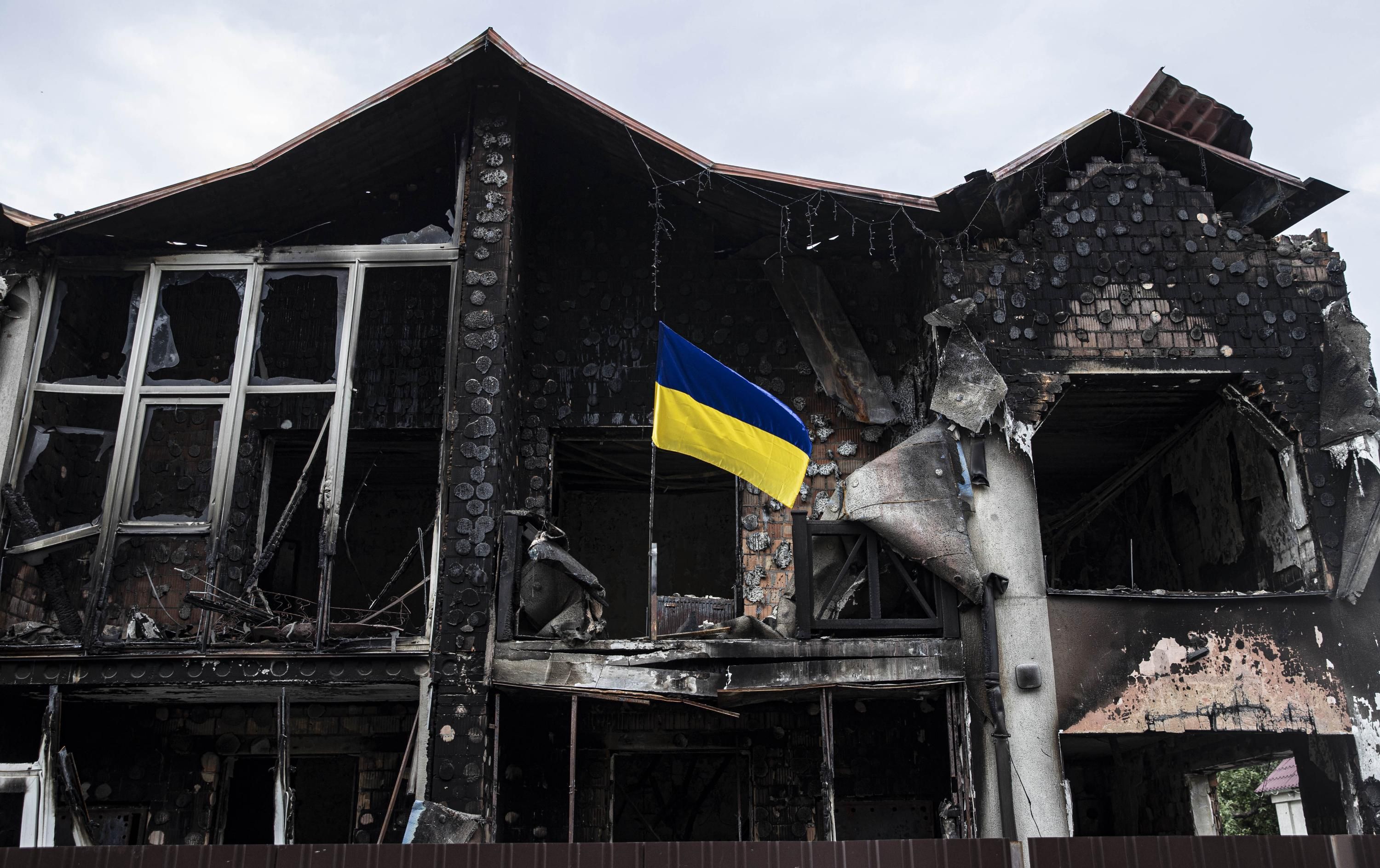 Житло Українки зруйноване через війну в Україні Житло Українки зруйноване через війну в Україні