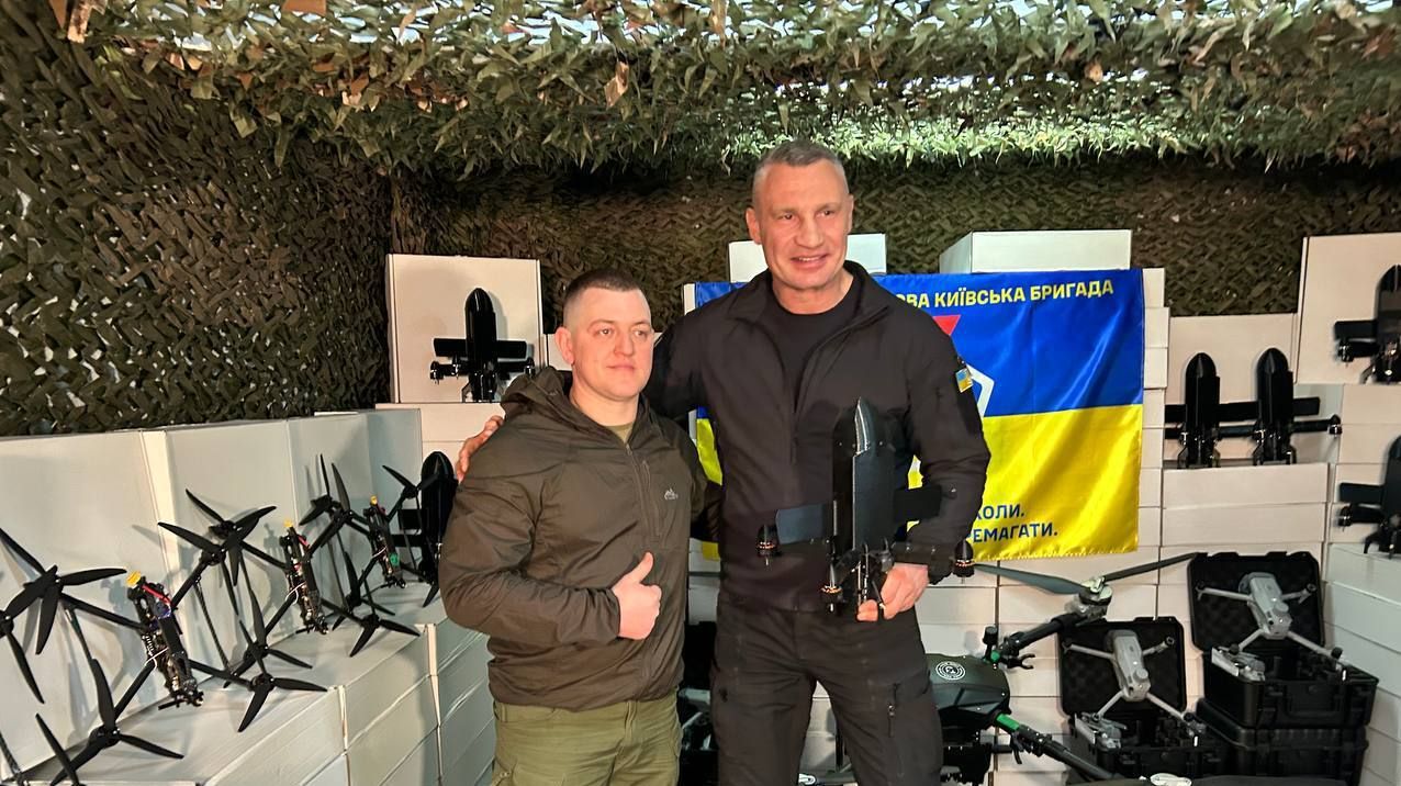 Віталій Кличко передав захисникам безпілотники від громади Києва - деталі Віталій Кличко передав захисникам безпілотники від громади Києва - деталі