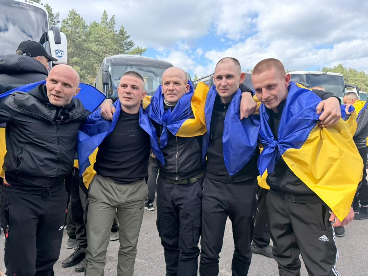 Україна повернула з полону 193 своїх громадянина Україна повернула з полону 193 своїх громадянина