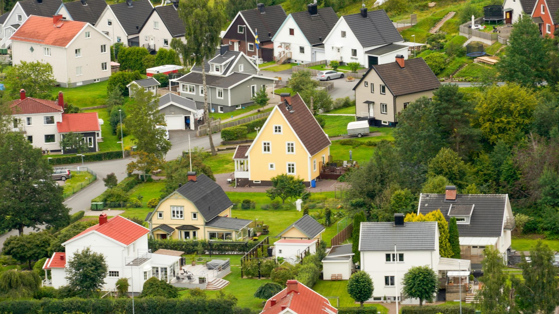 Скільки коштують будинки у Києві та передмісті