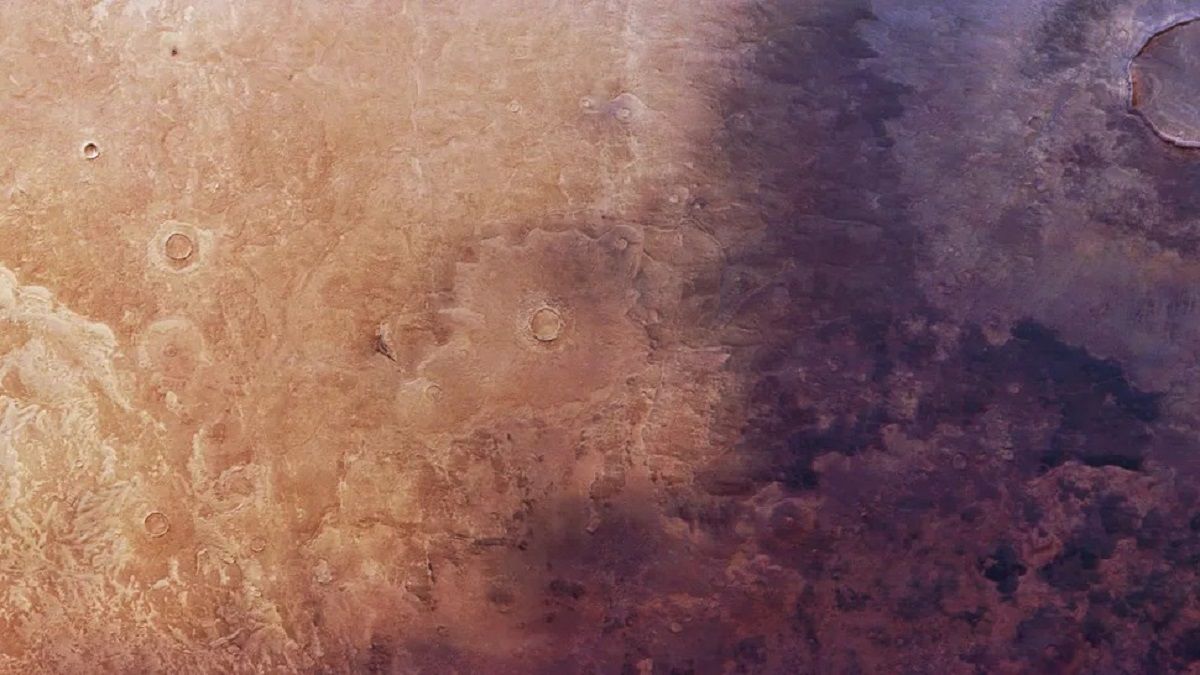 На Марсе заметили, как древний вулканический пепел меняет поверхность планеты - Техно На Марсе заметили, как древний вулканический пепел меняет поверхность планеты - Техно