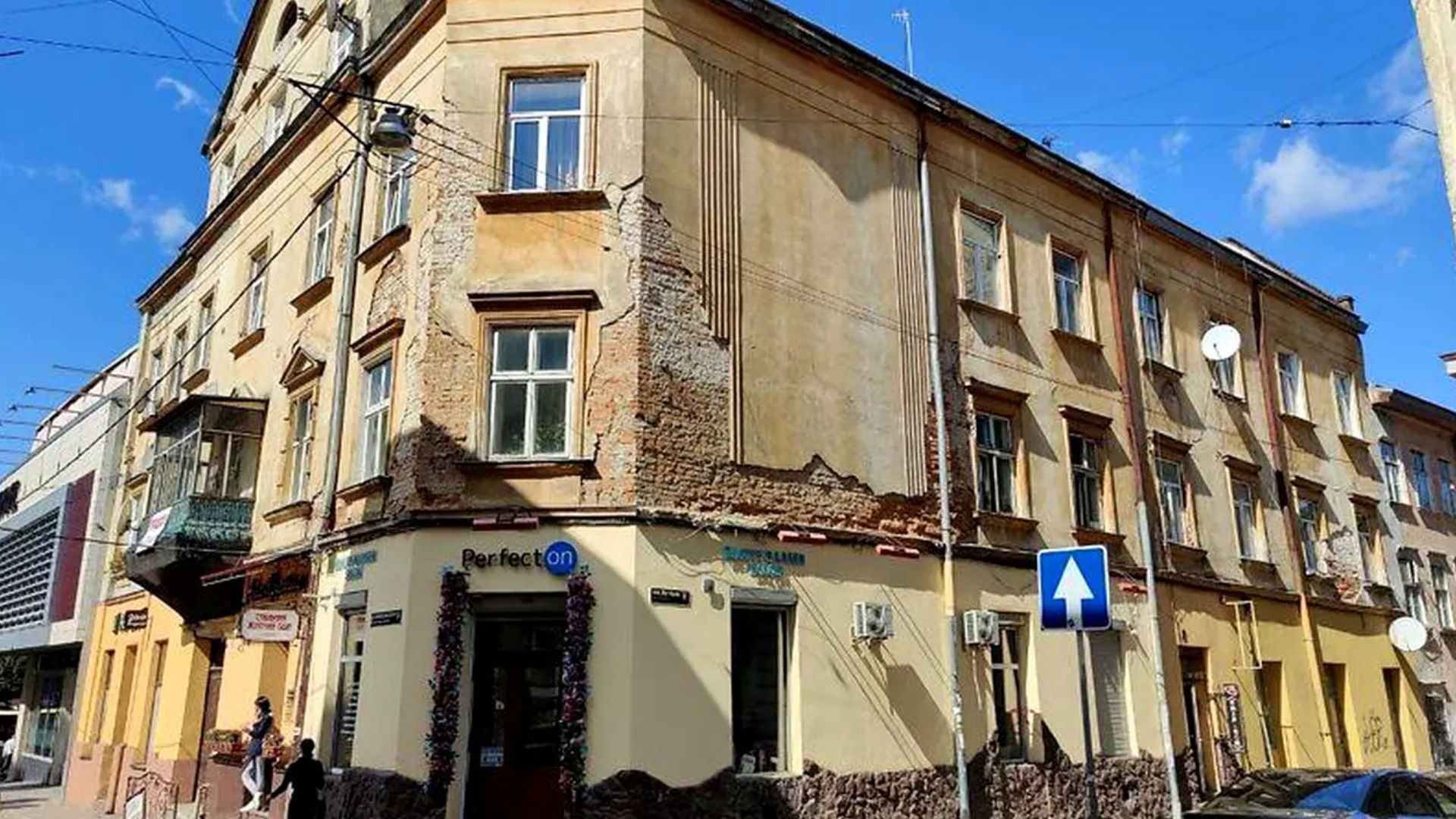 В центре Львова продают квартиру в аварийном доме в центре Львова