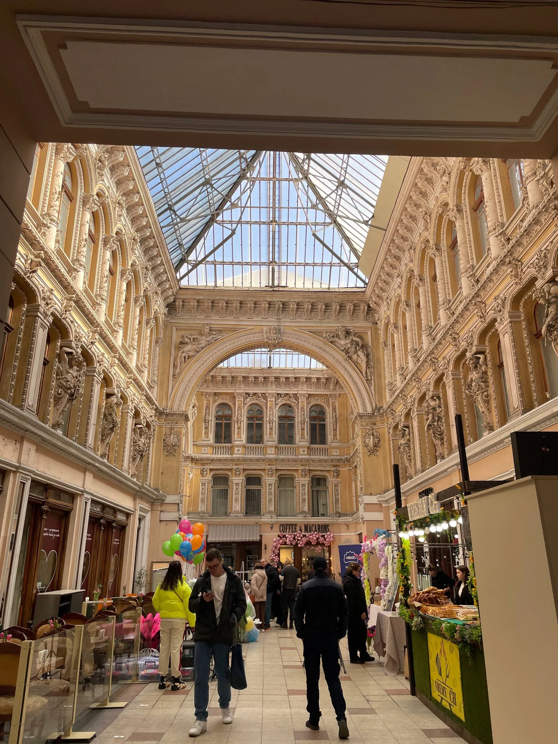 Одеський Пасаж і найвужча вулиця міста 