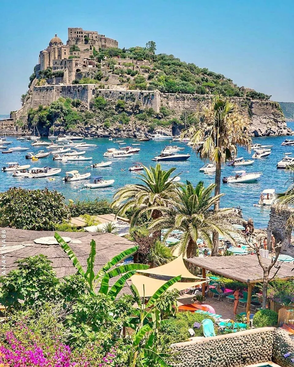 Острів Іскія вражає красою / Фото Pinterest