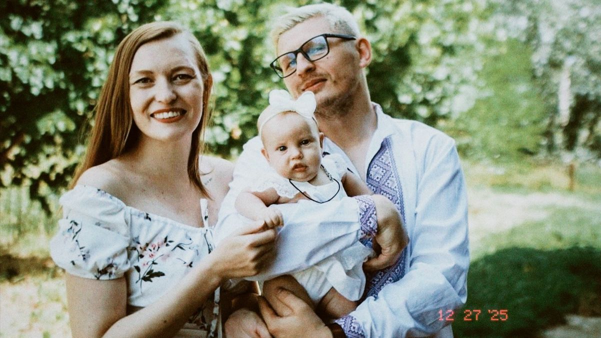 Сергій Мартинюк з дружиною і донькою 