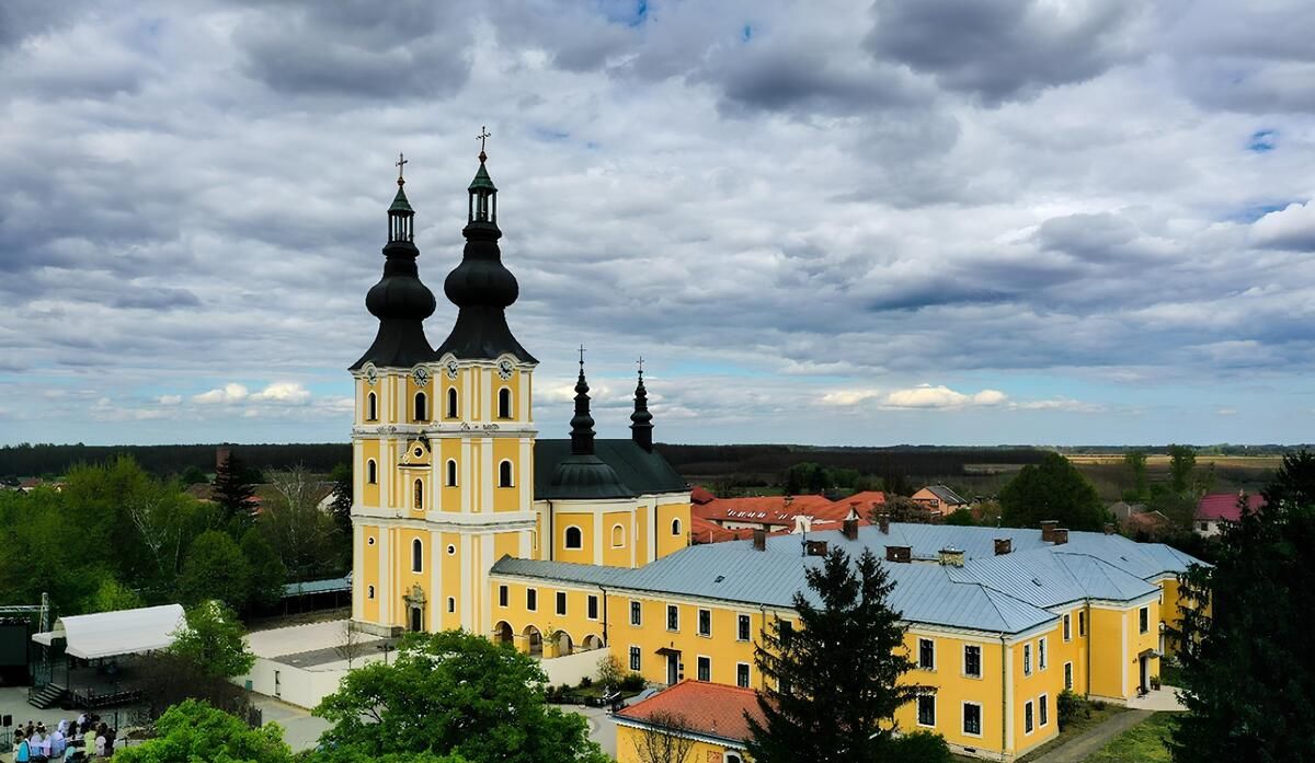 Маріяповчанський монастир, який покинули монахи-василіанці Маріяповчанський монастир, який покинули монахи-василіанці