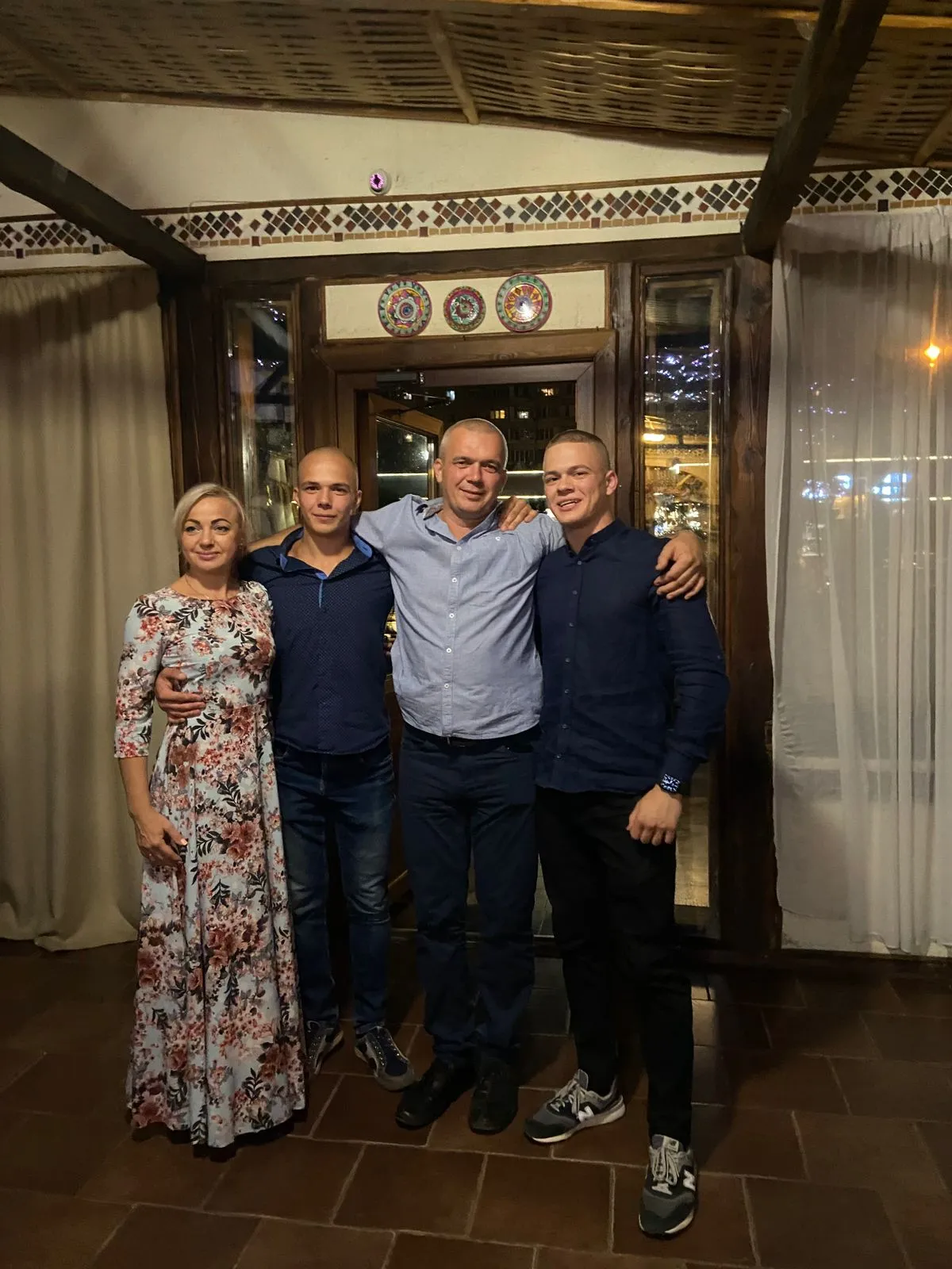 Ольга и Сергей с сыновьями Ольга и Сергей с сыновьями