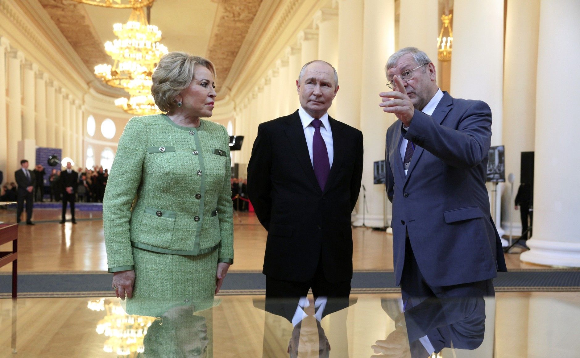 Председатель Совета Федерации Матвиенко, российский диктатор Путин