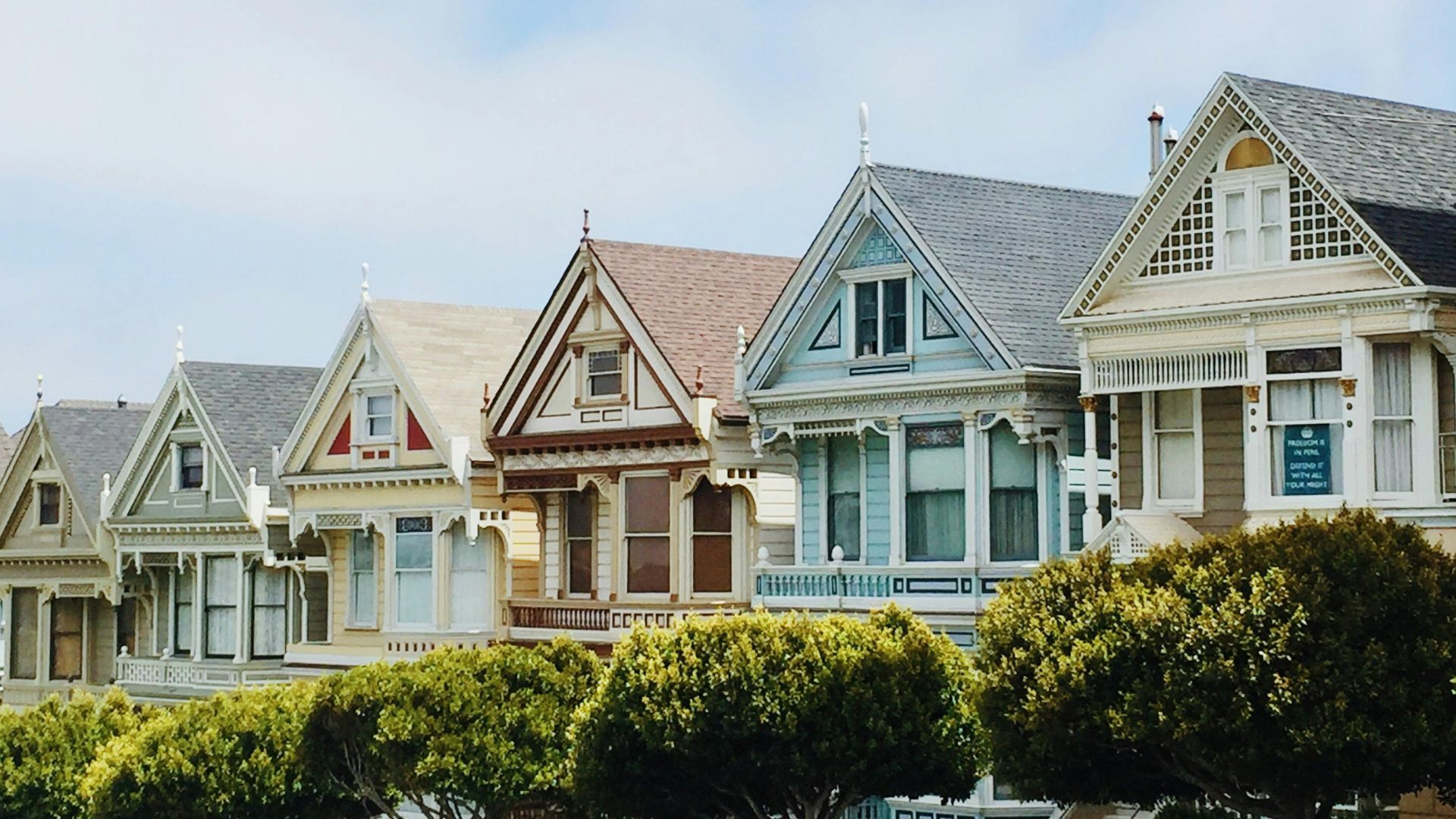 Какая разница между дуплексом и таунхаусом