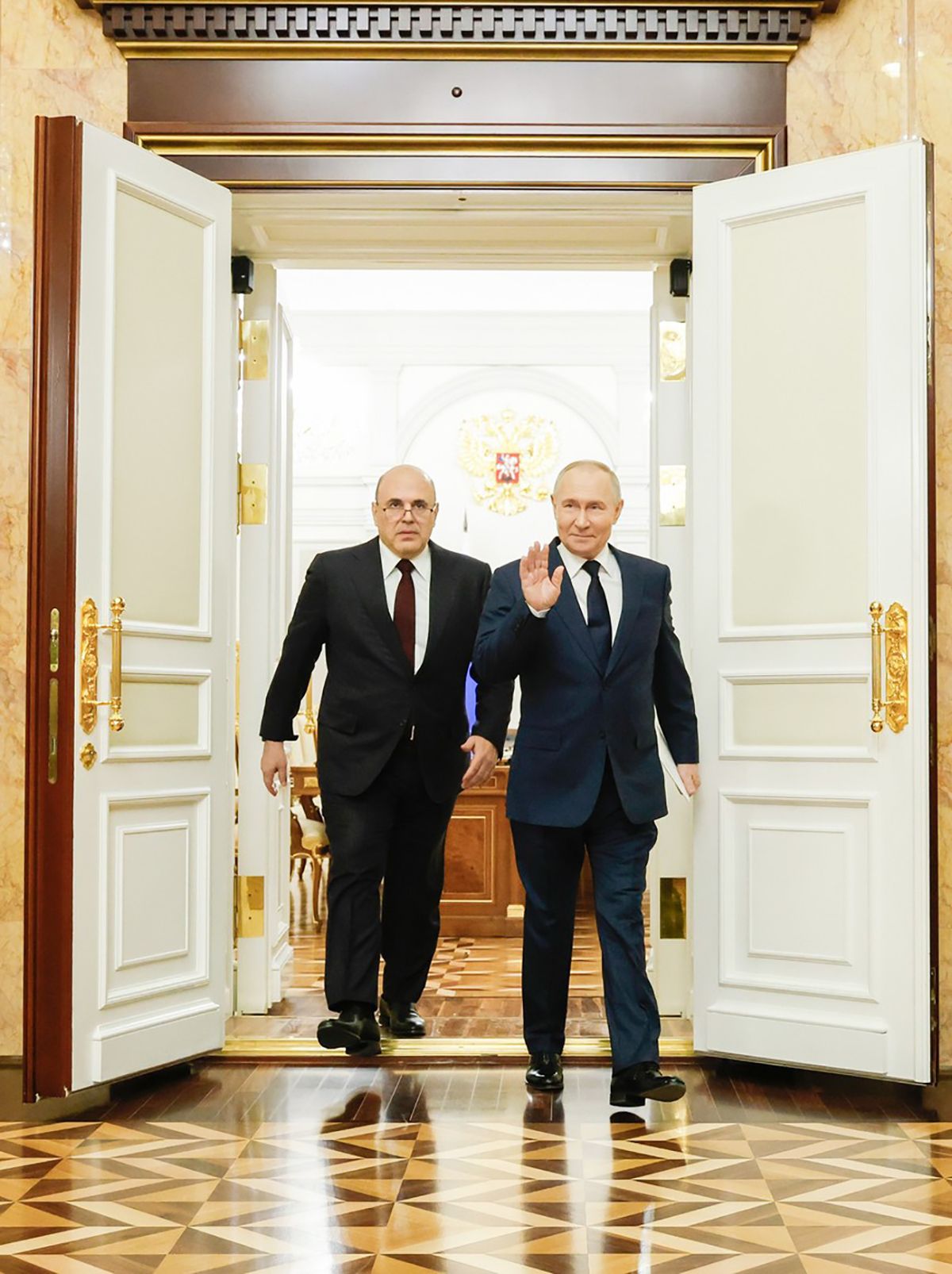 Премьер-министр России Мишустин, российский диктатор Путин Премьер-министр России Мишустин, российский диктатор Путин
