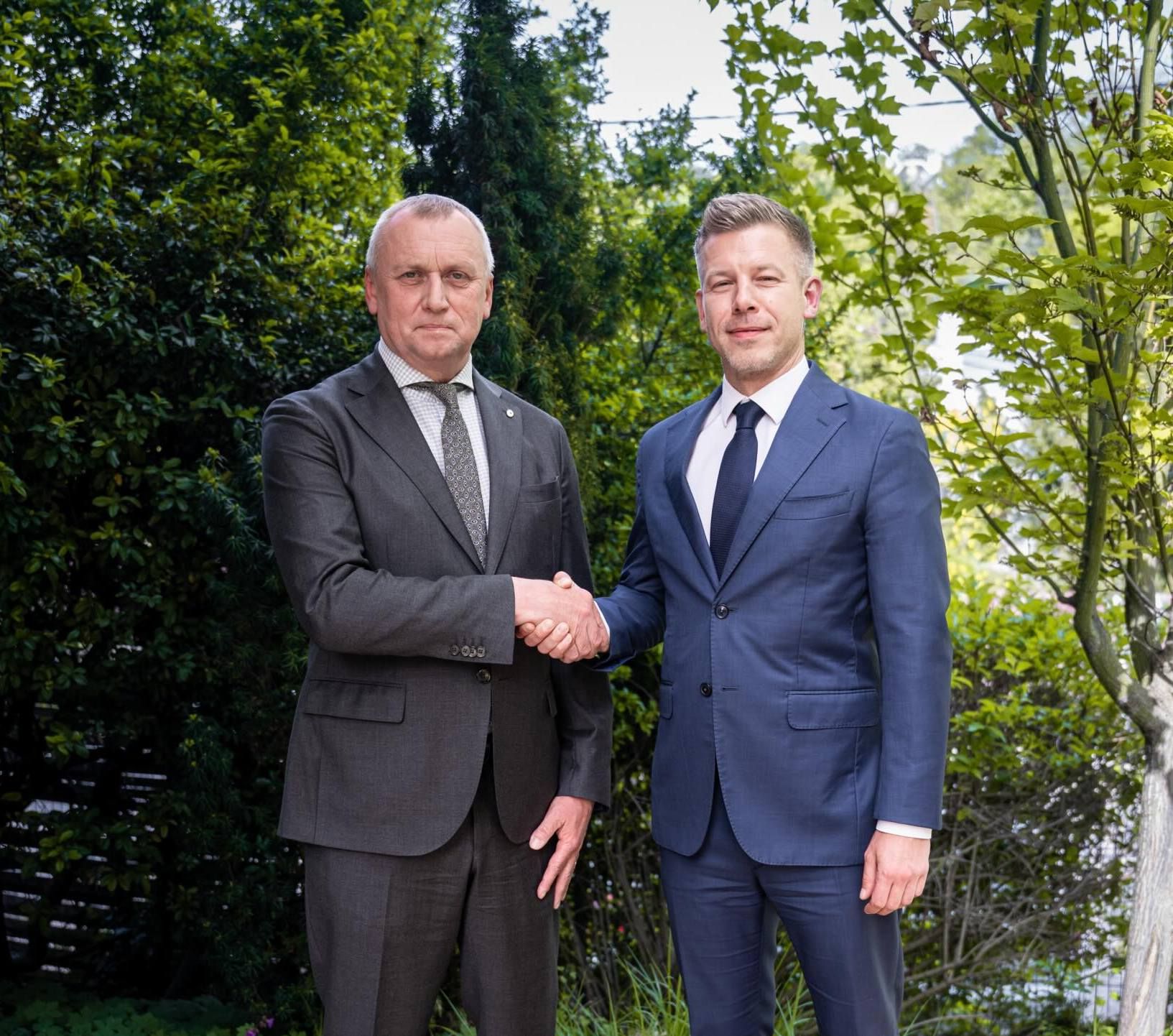 Міський голова Берегова Золтан Бабяк, майбутній прем'єр-міністр Угорщини Петер Мадяр